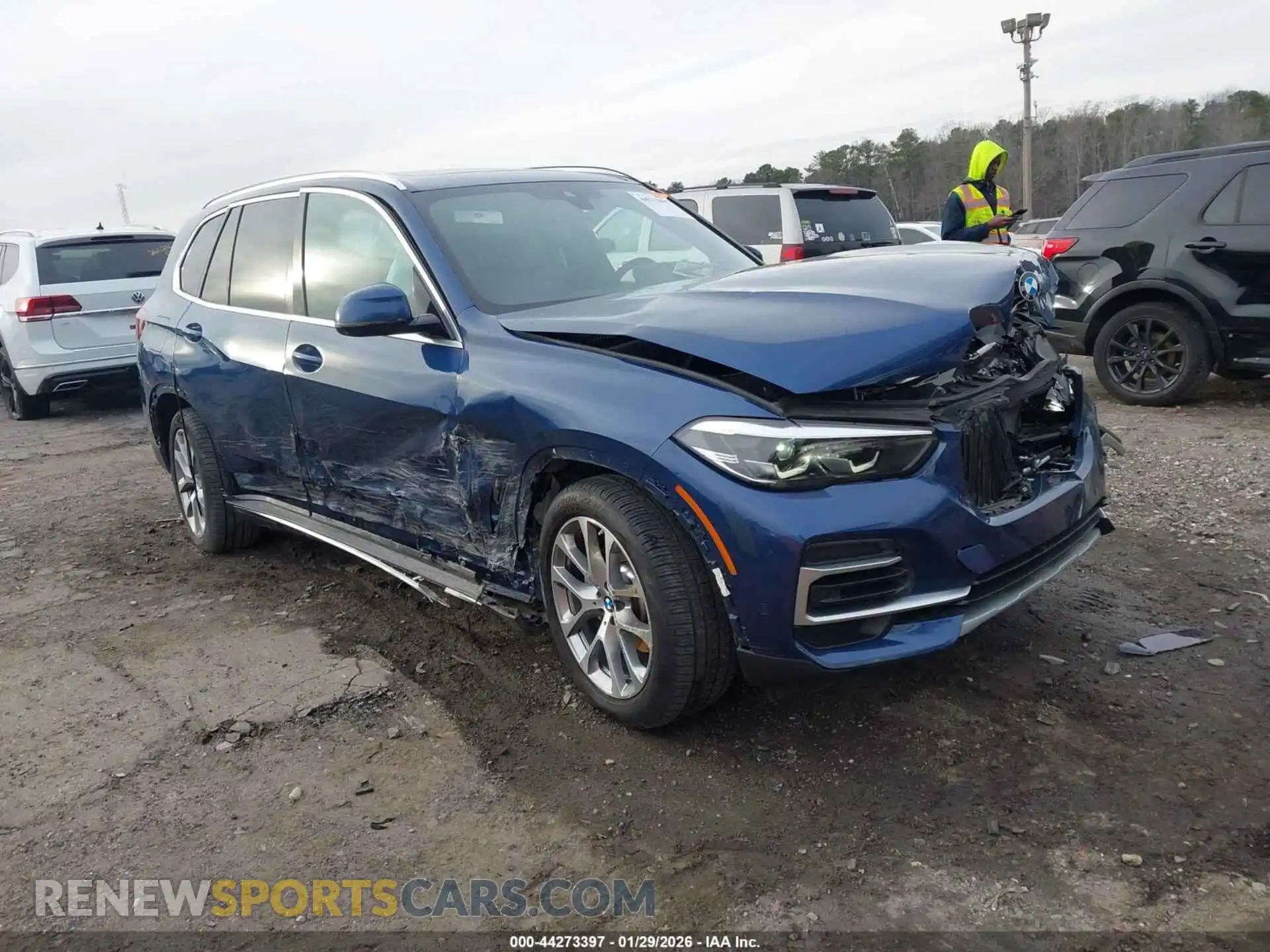 1 Photograph of a damaged car 5UXCR4C04P9P08648 BMW X5 2023