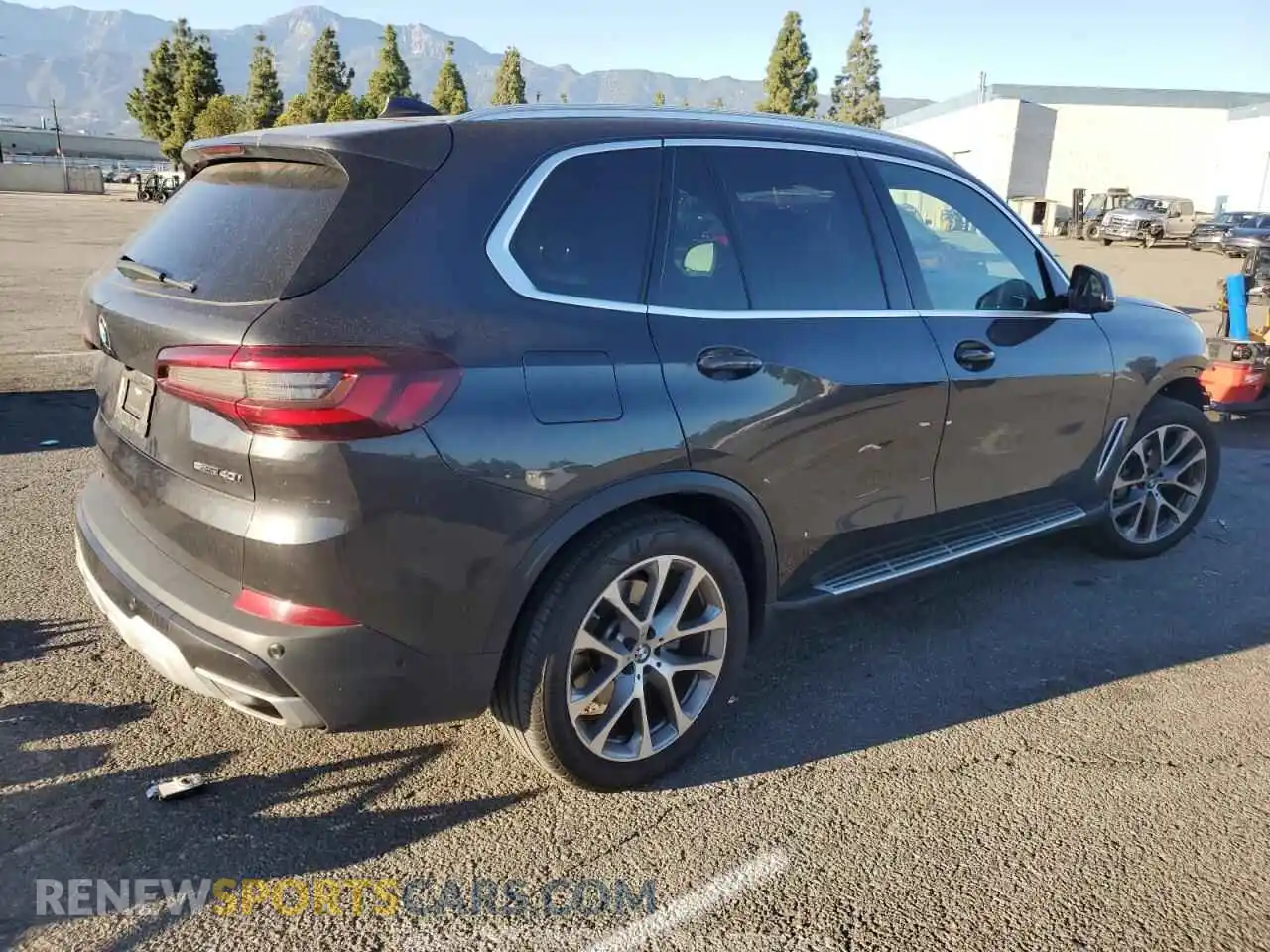 3 Photograph of a damaged car 5UXCR4C04P9R47844 BMW X5 2023