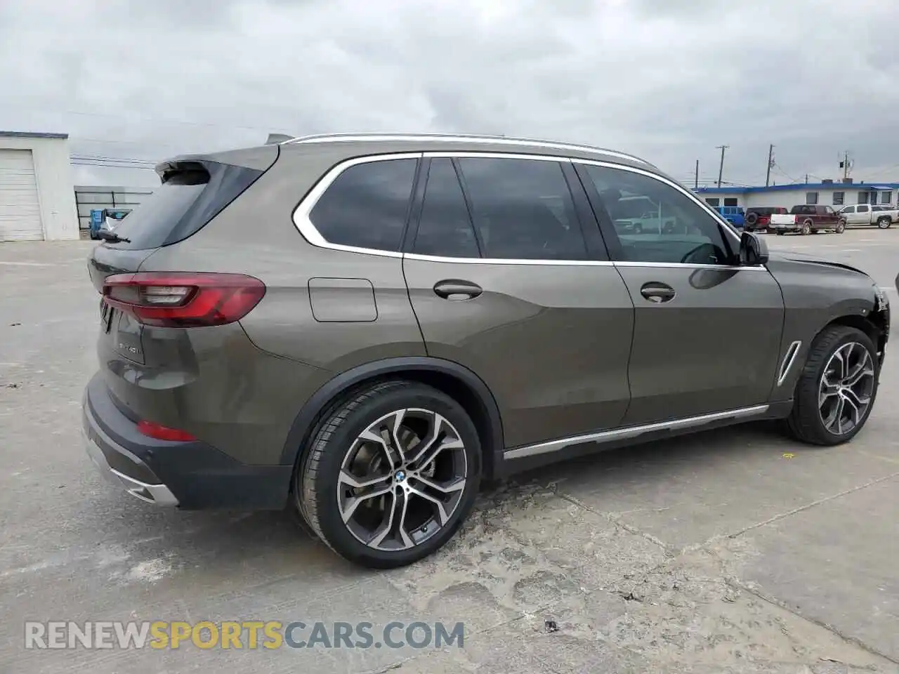 3 Photograph of a damaged car 5UXCR4C05P9S01676 BMW X5 2023