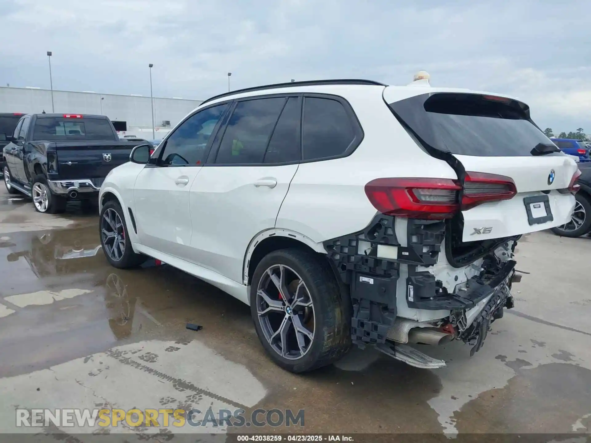 3 Photograph of a damaged car 5UXCR4C07P9P20275 BMW X5 2023