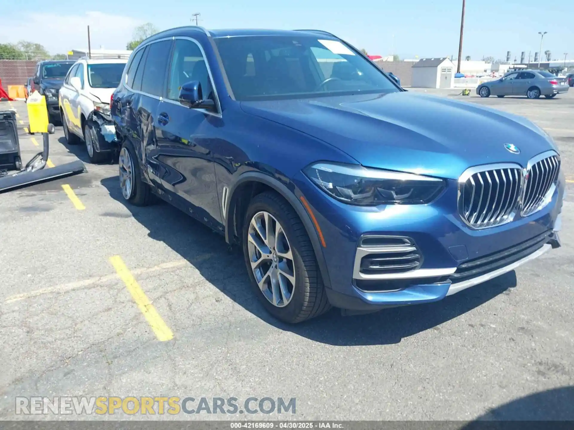 1 Photograph of a damaged car 5UXCR4C07P9R04681 BMW X5 2023