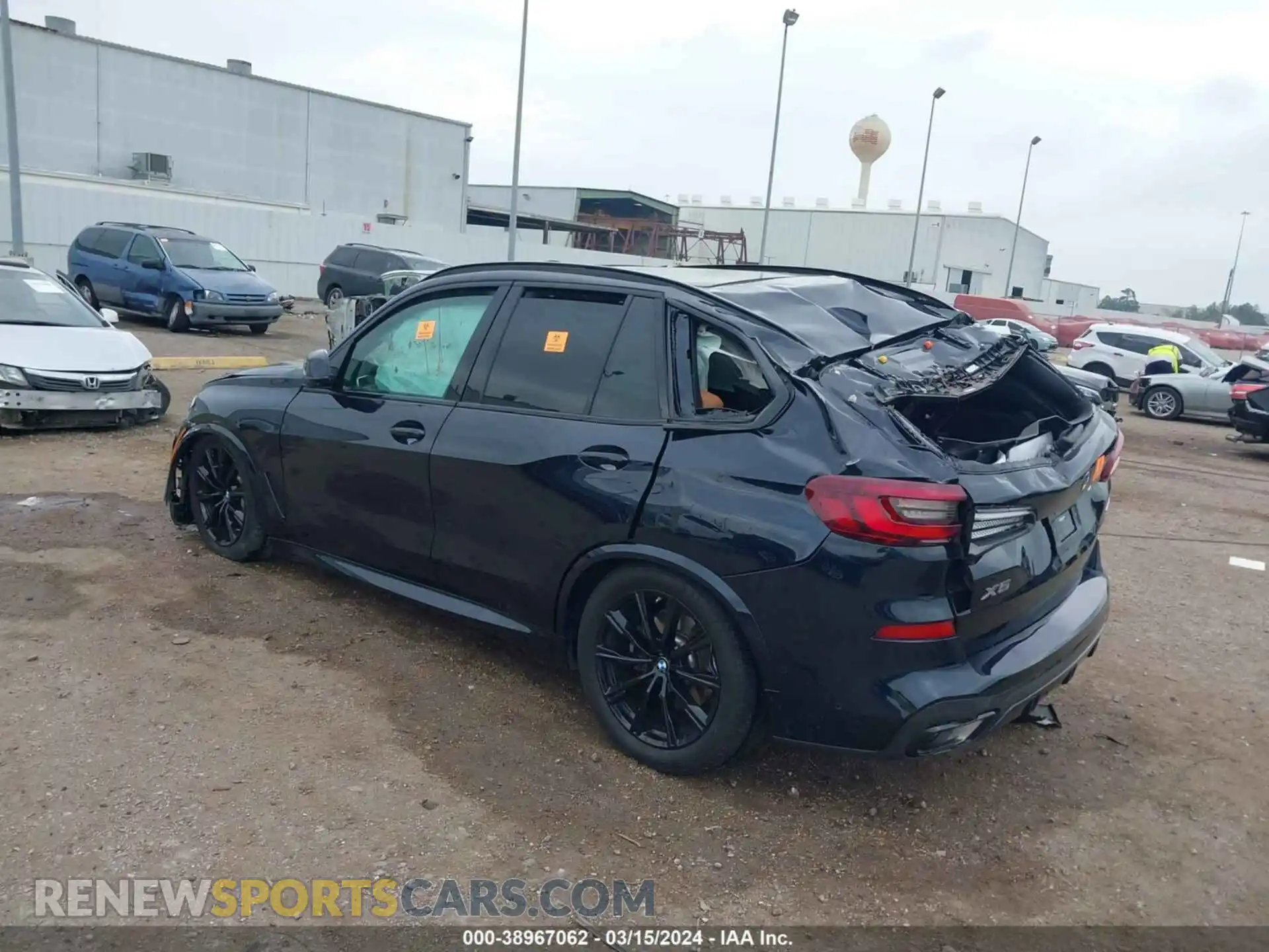 3 Photograph of a damaged car 5UXCR4C07P9R50236 BMW X5 2023