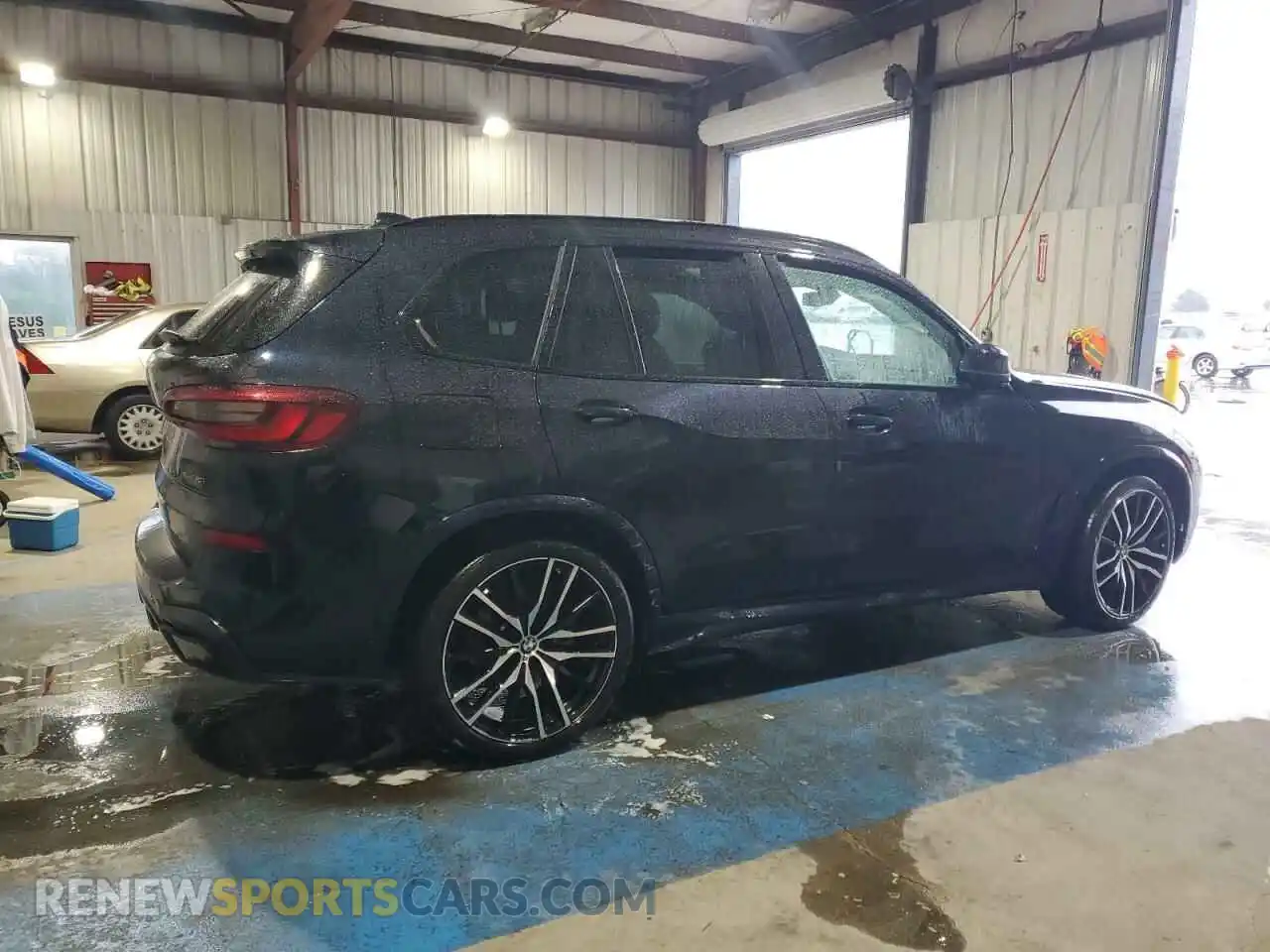 3 Photograph of a damaged car 5UXCR4C07P9R75007 BMW X5 2023