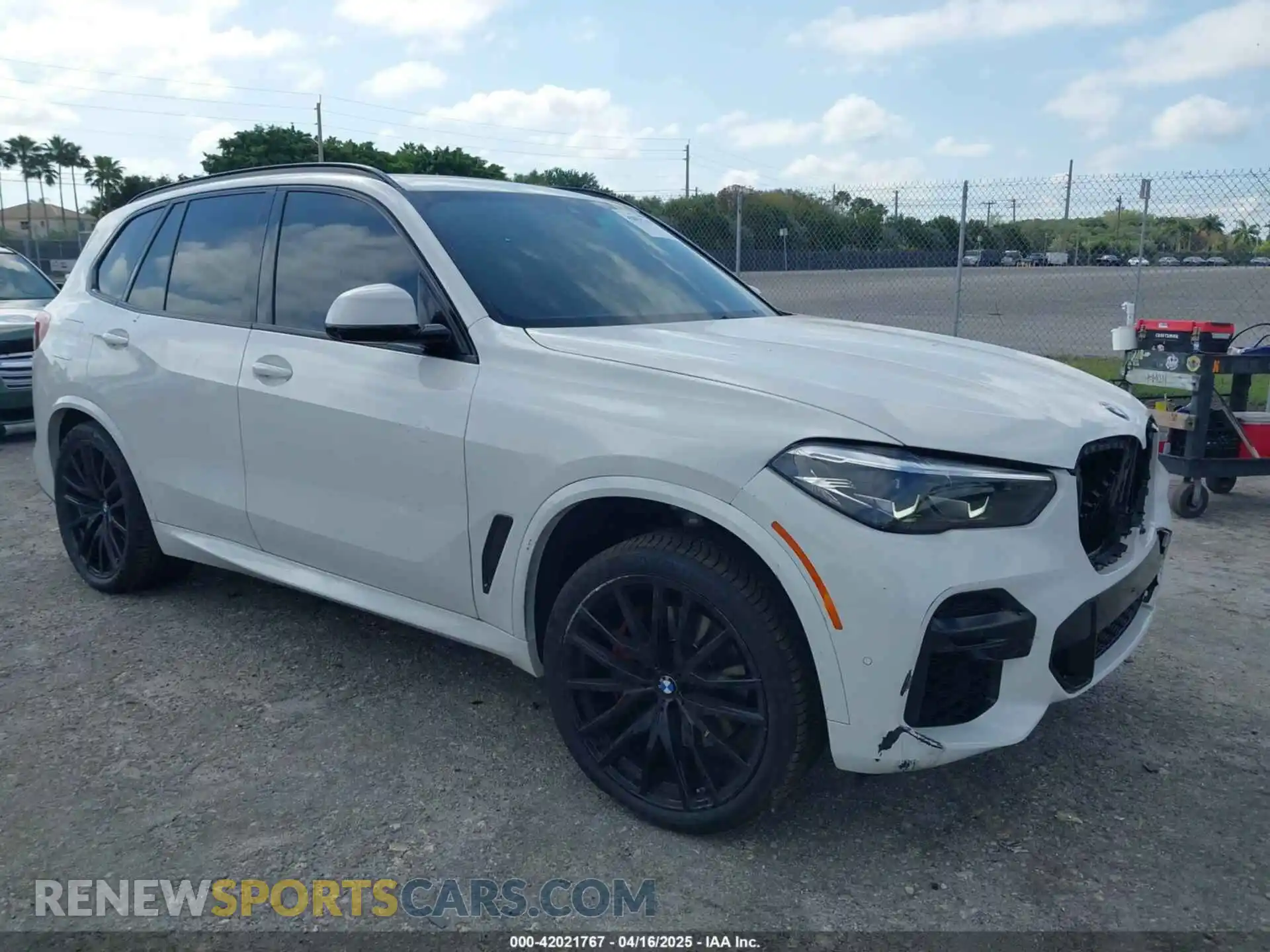 1 Photograph of a damaged car 5UXCR4C07P9R85391 BMW X5 2023