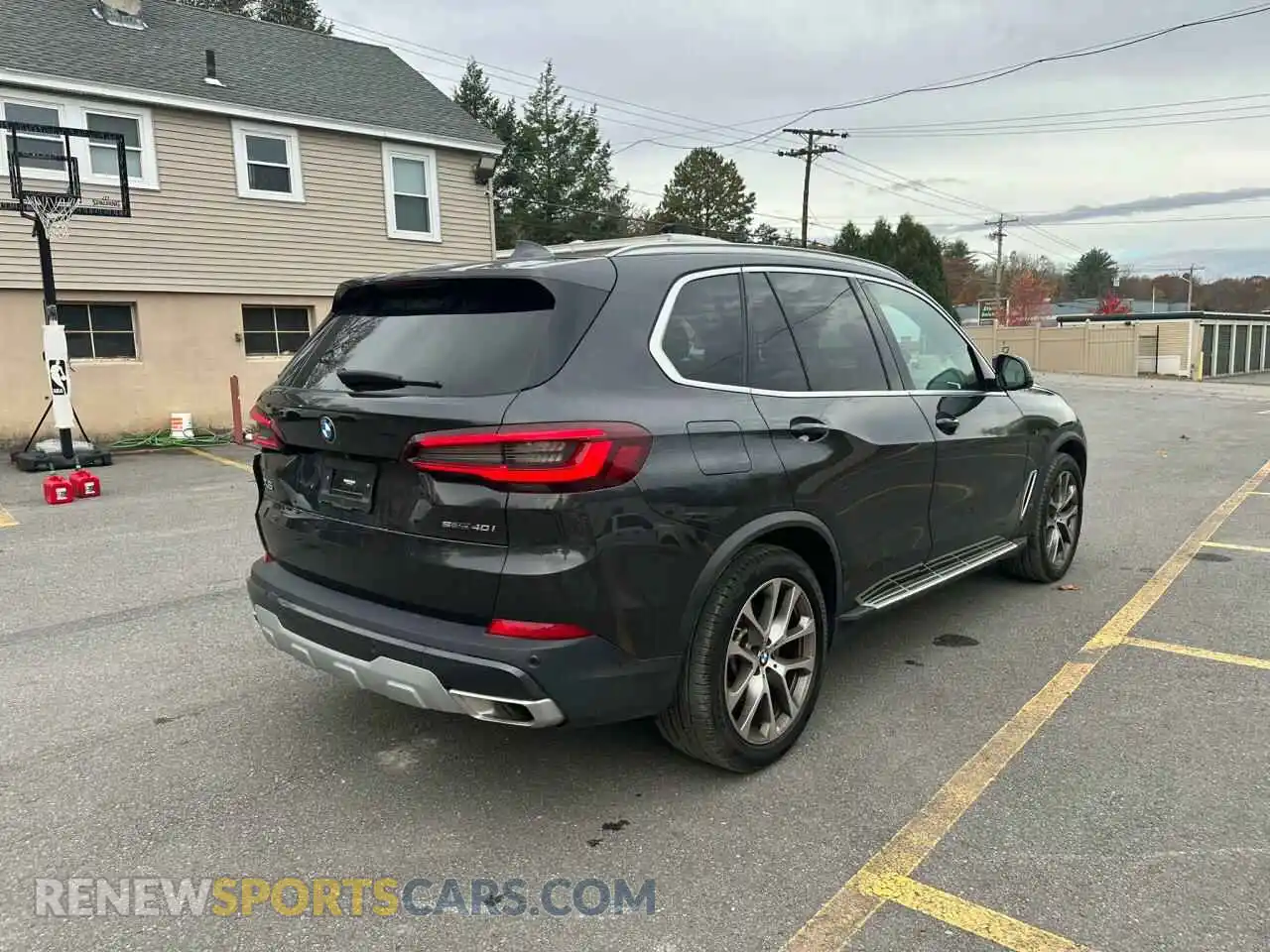 3 Photograph of a damaged car 5UXCR4C09P9P08256 BMW X5 2023