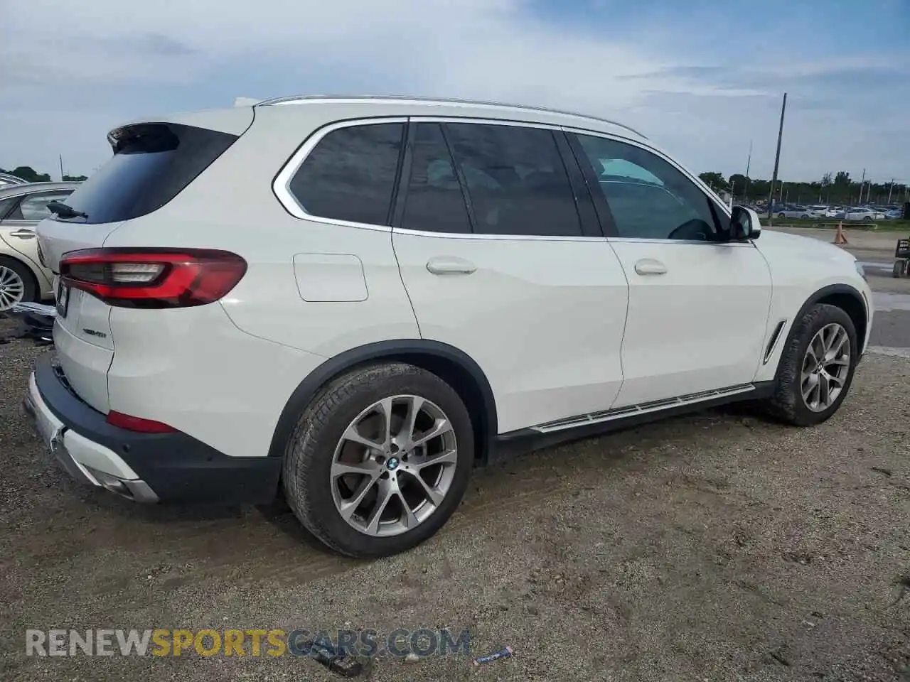 3 Photograph of a damaged car 5UXCR4C09P9P65749 BMW X5 2023