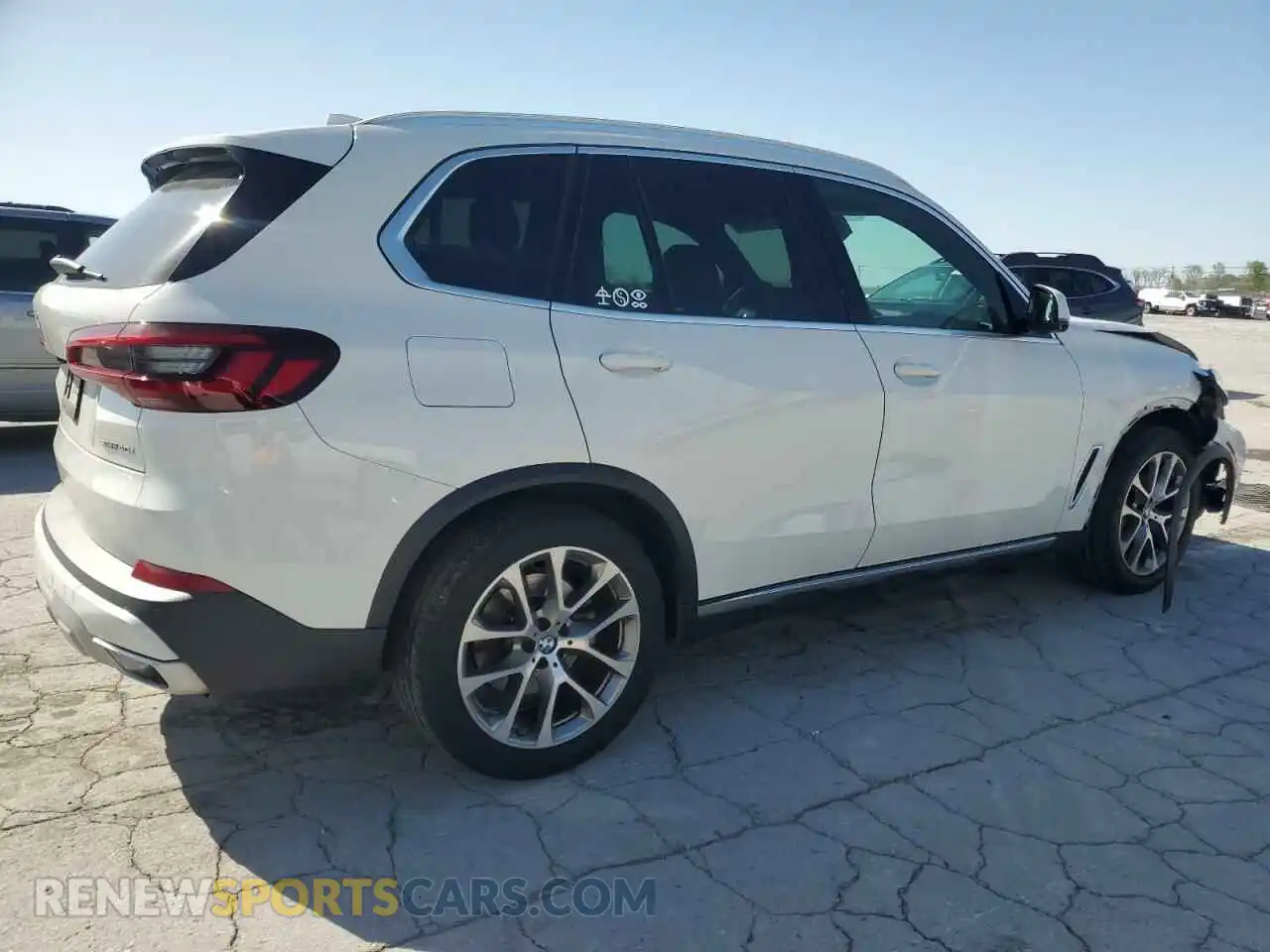 3 Photograph of a damaged car 5UXCR4C0XP9N59565 BMW X5 2023