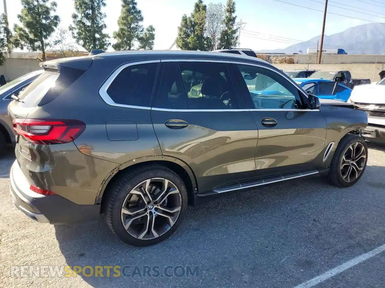 3 Photograph of a damaged car 5UXCR4C0XP9R66768 BMW X5 2023