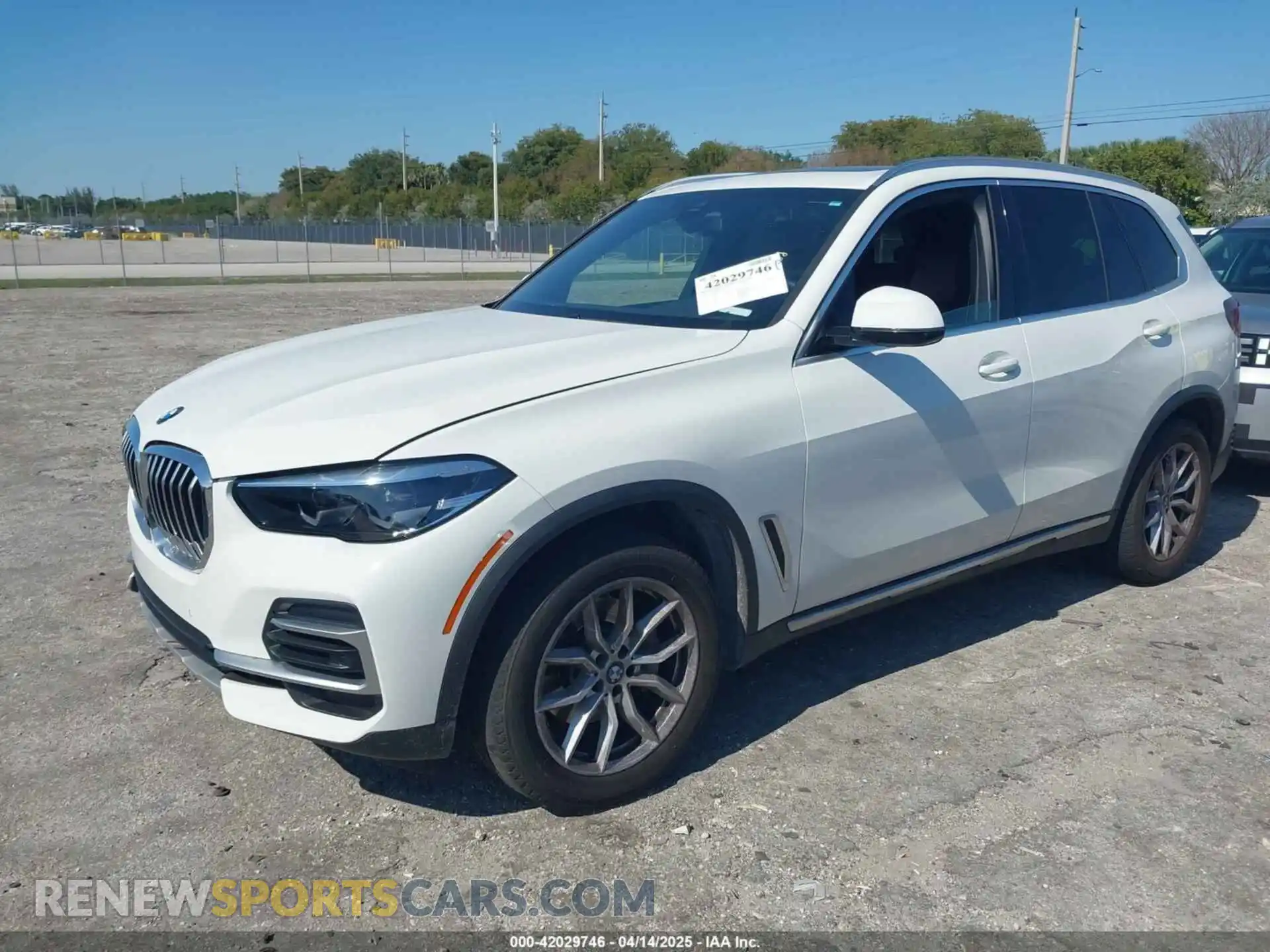 2 fotografías del automóvil dañado 5UXCR4C0XP9R67239 BMW X5 2023