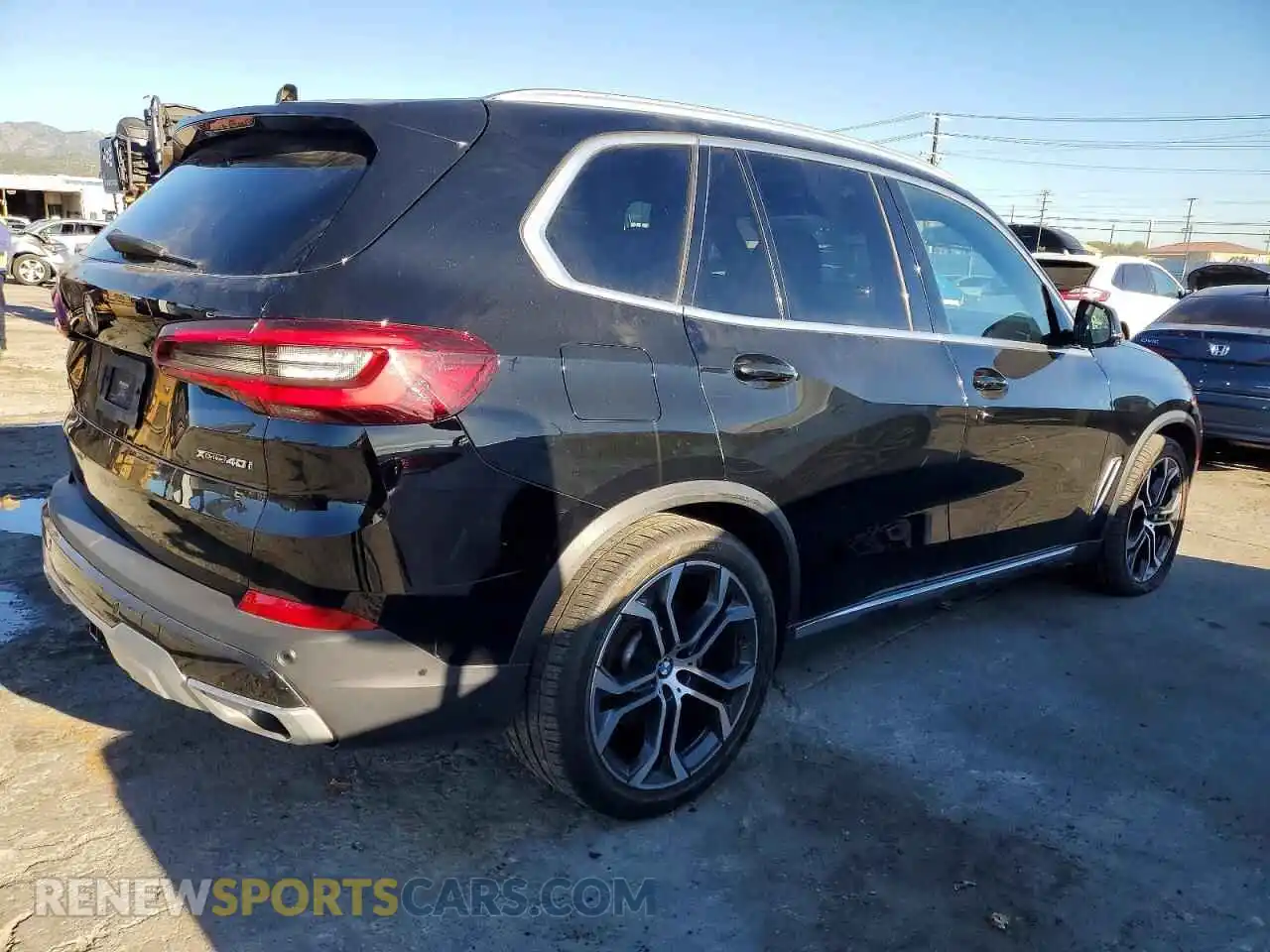 3 Photograph of a damaged car 5UXCR6C00P9P23143 BMW X5 2023