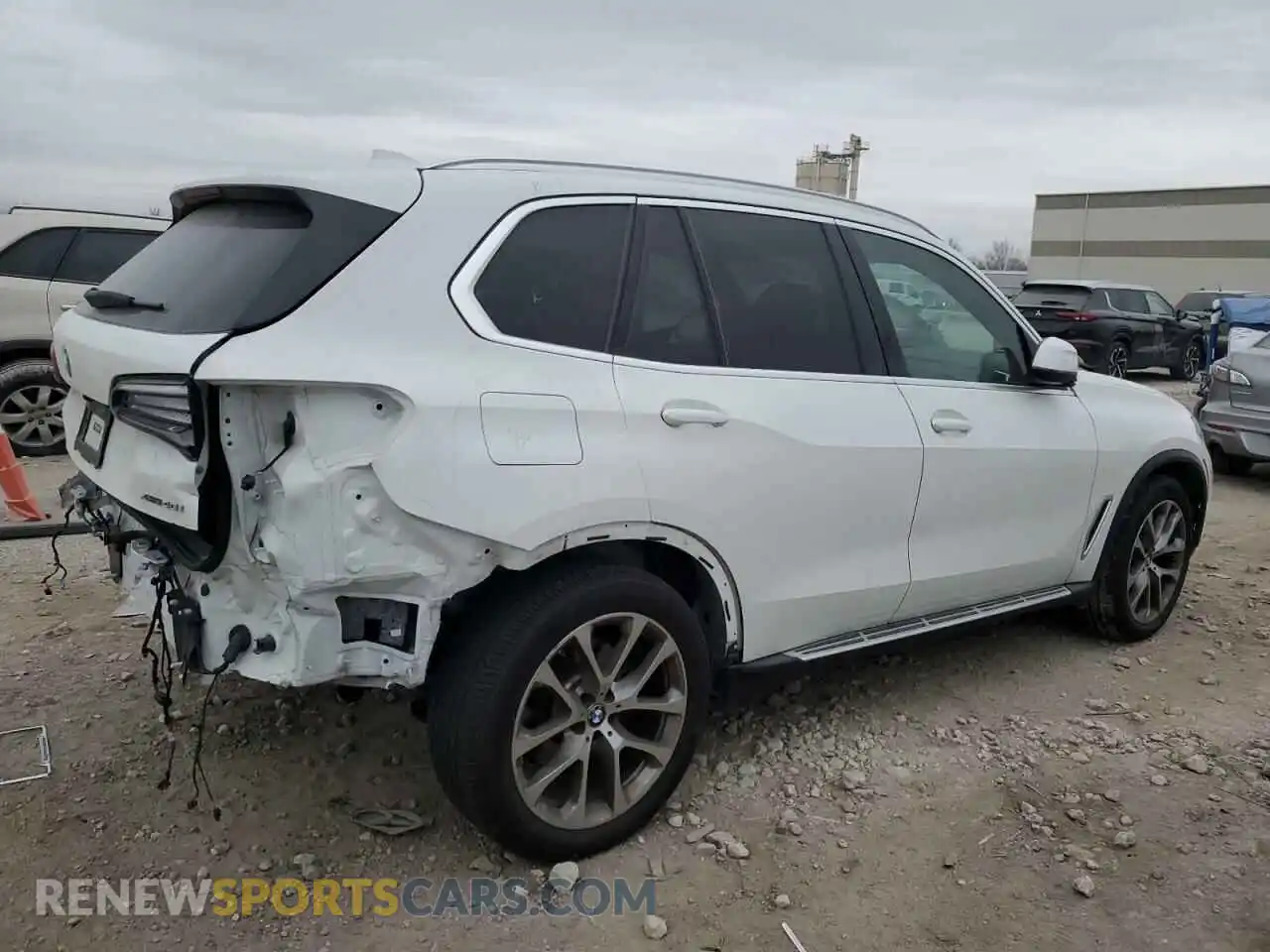 3 Photograph of a damaged car 5UXCR6C00P9P66137 BMW X5 2023