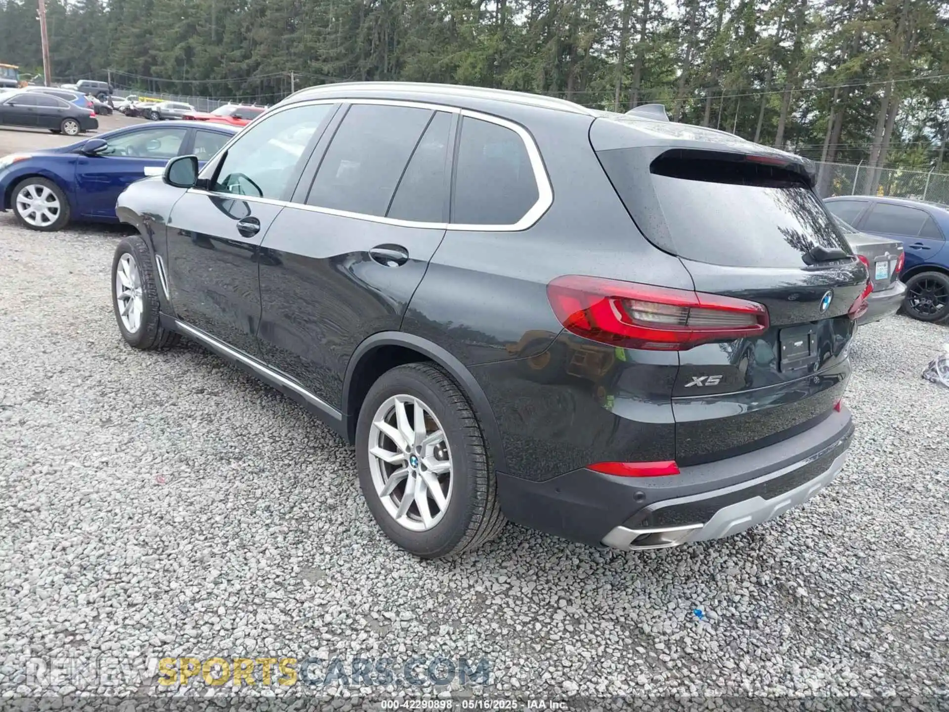 3 Photograph of a damaged car 5UXCR6C00P9P78885 BMW X5 2023
