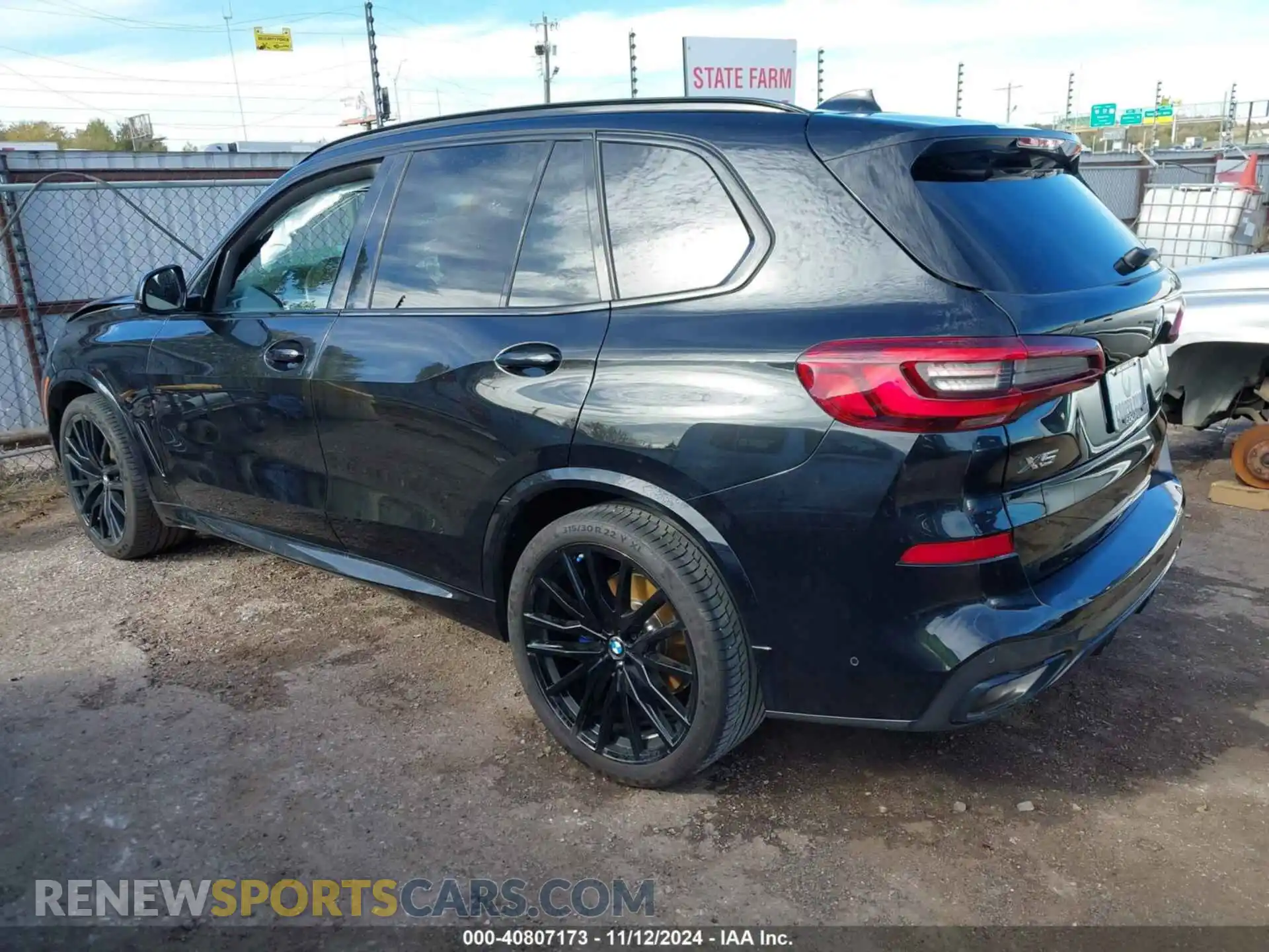 3 Photograph of a damaged car 5UXCR6C00P9R25433 BMW X5 2023