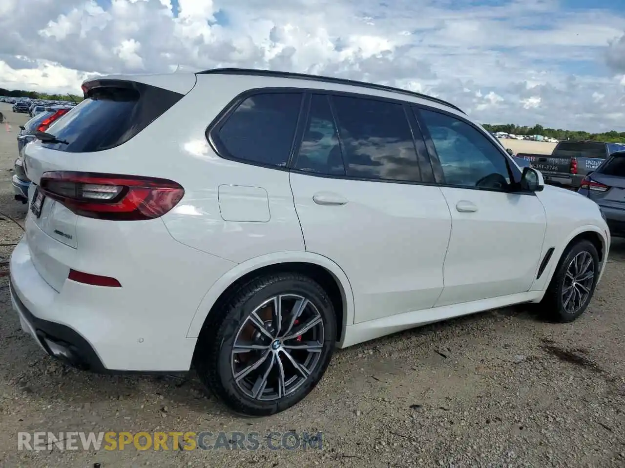 3 Photograph of a damaged car 5UXCR6C00P9R37470 BMW X5 2023