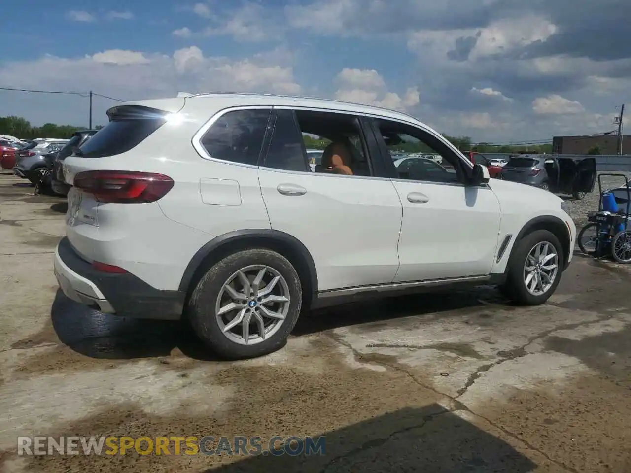 3 Photograph of a damaged car 5UXCR6C00P9R94784 BMW X5 2023