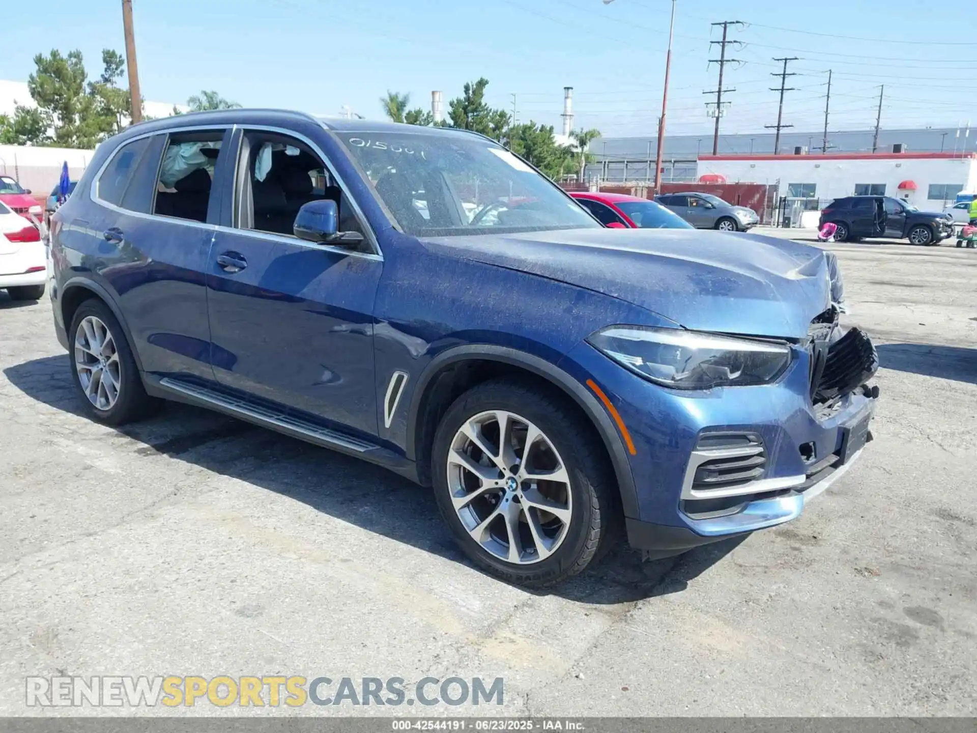1 Photograph of a damaged car 5UXCR6C01P9N96807 BMW X5 2023