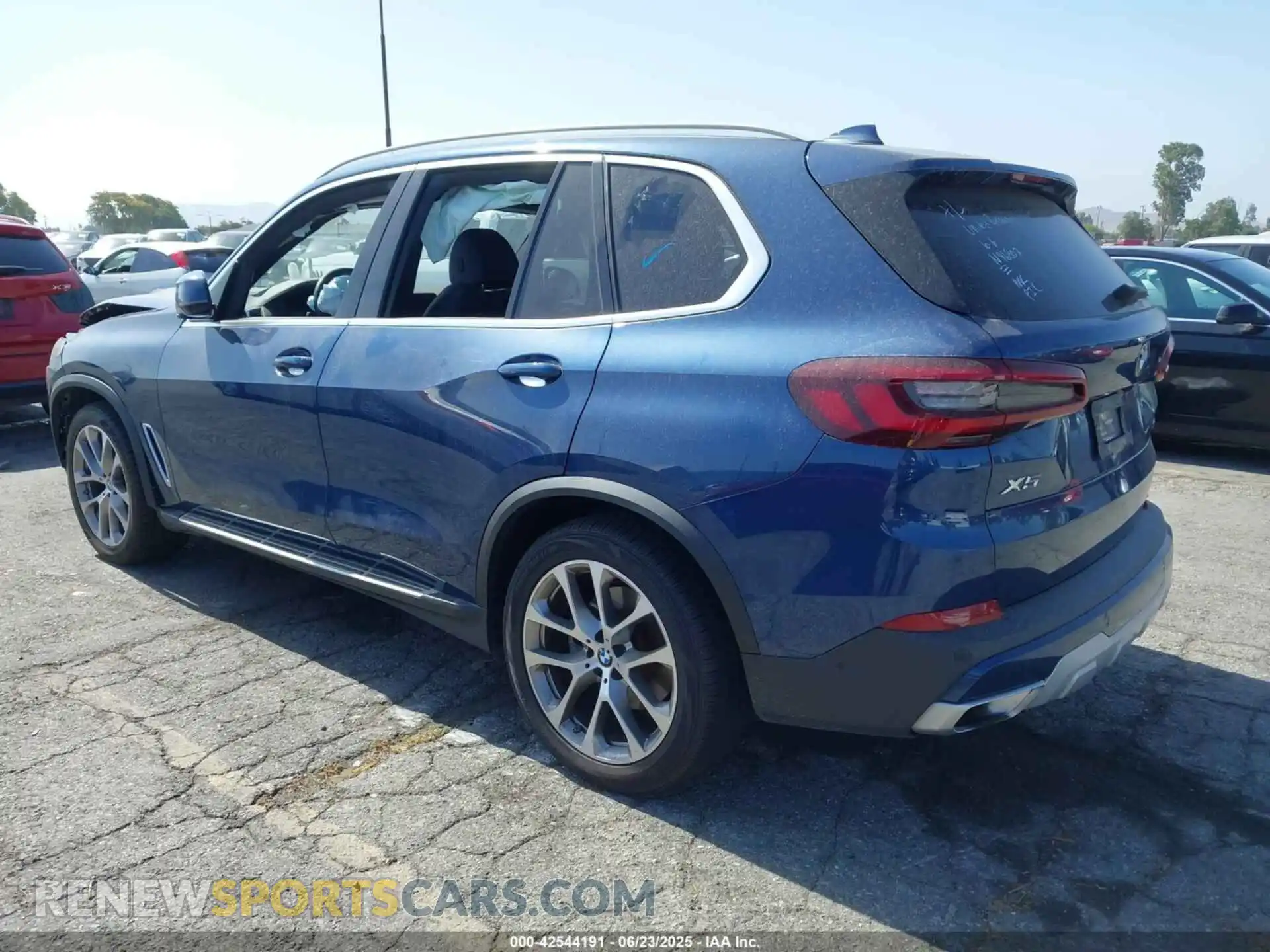 3 Photograph of a damaged car 5UXCR6C01P9N96807 BMW X5 2023