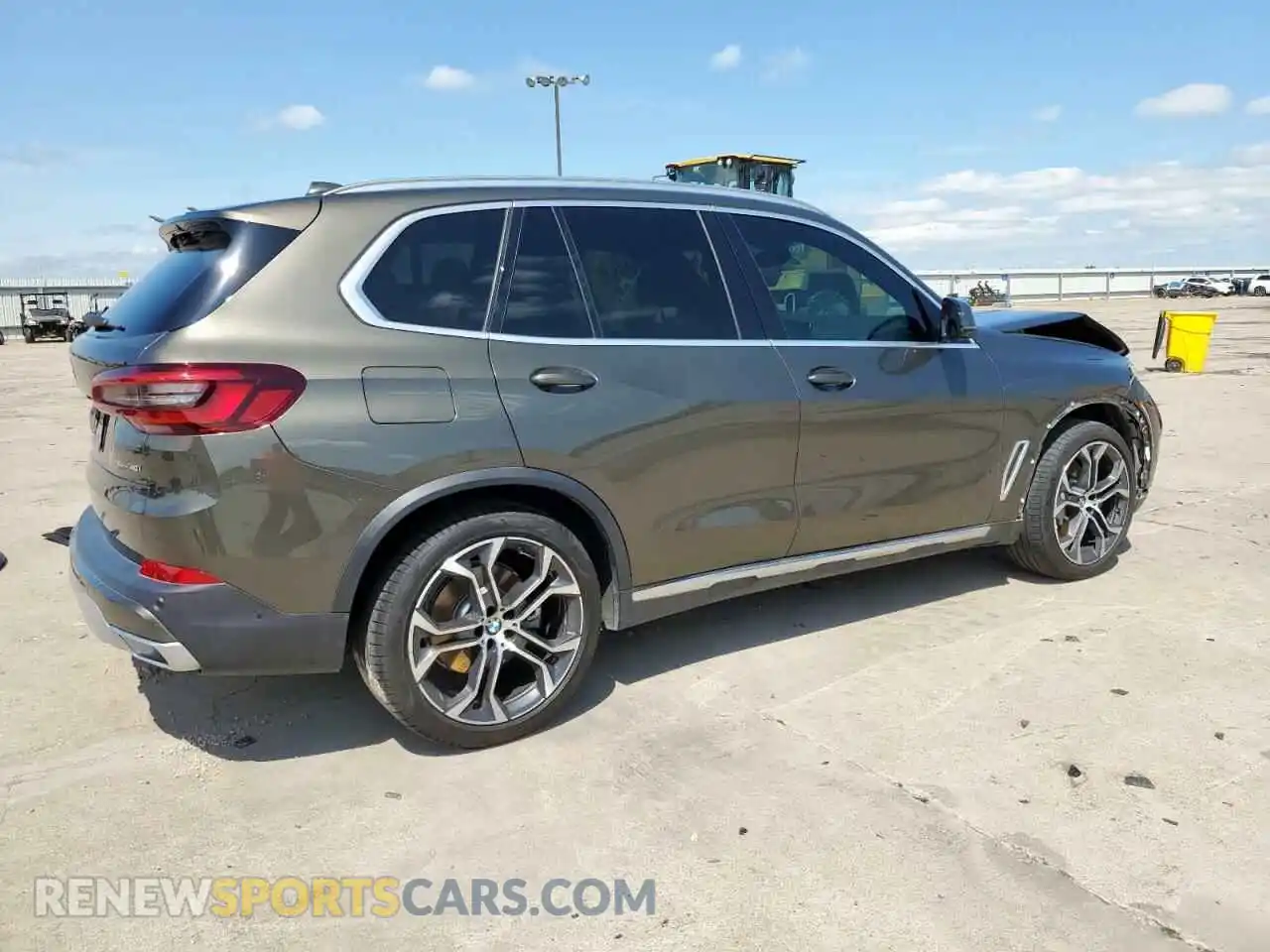 3 Photograph of a damaged car 5UXCR6C01P9P27041 BMW X5 2023