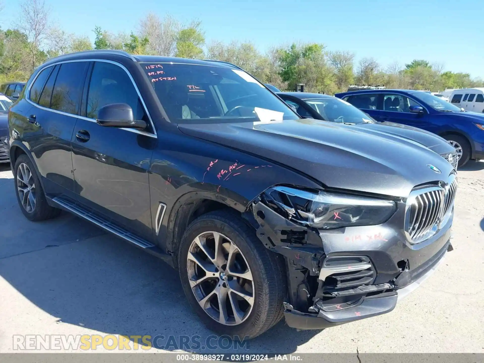 1 Photograph of a damaged car 5UXCR6C01P9P64736 BMW X5 2023