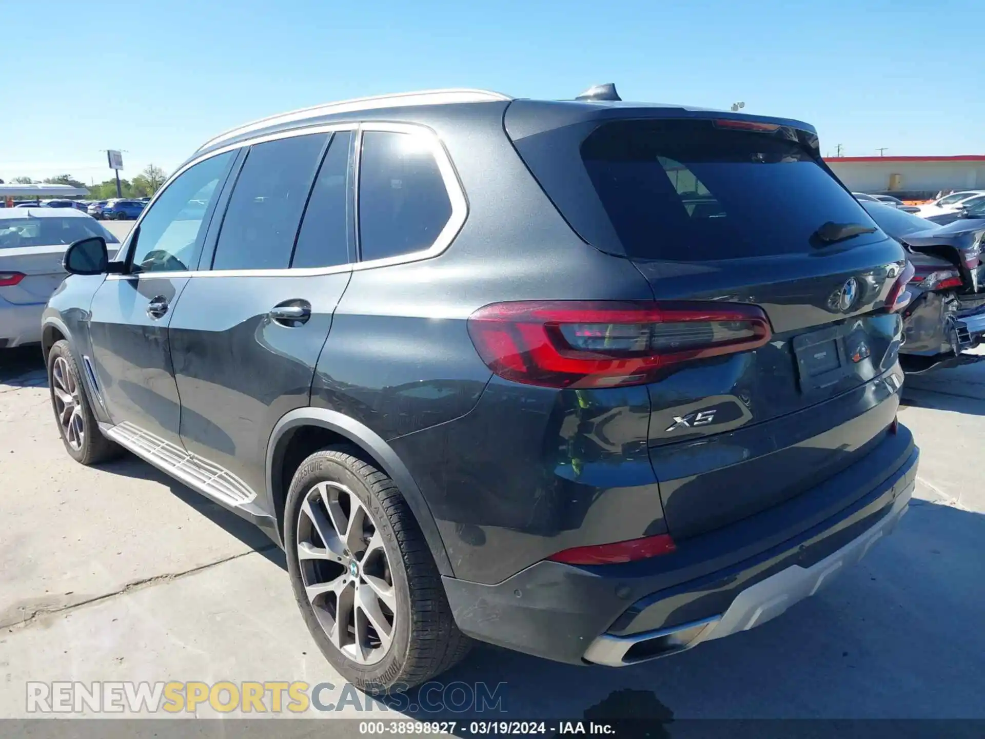 3 Photograph of a damaged car 5UXCR6C01P9P64736 BMW X5 2023