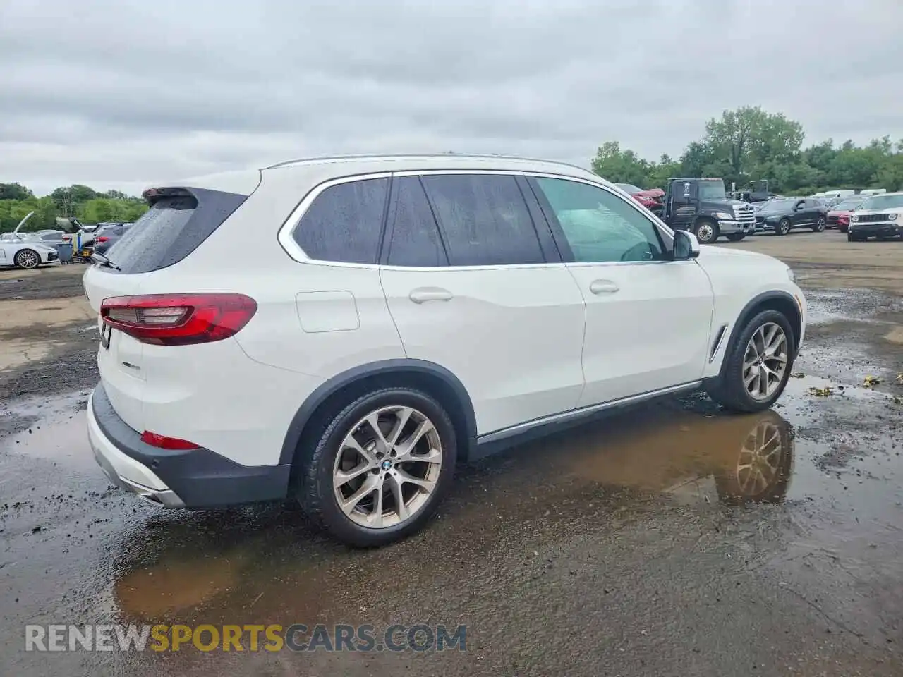 3 Photograph of a damaged car 5UXCR6C01P9R88525 BMW X5 2023
