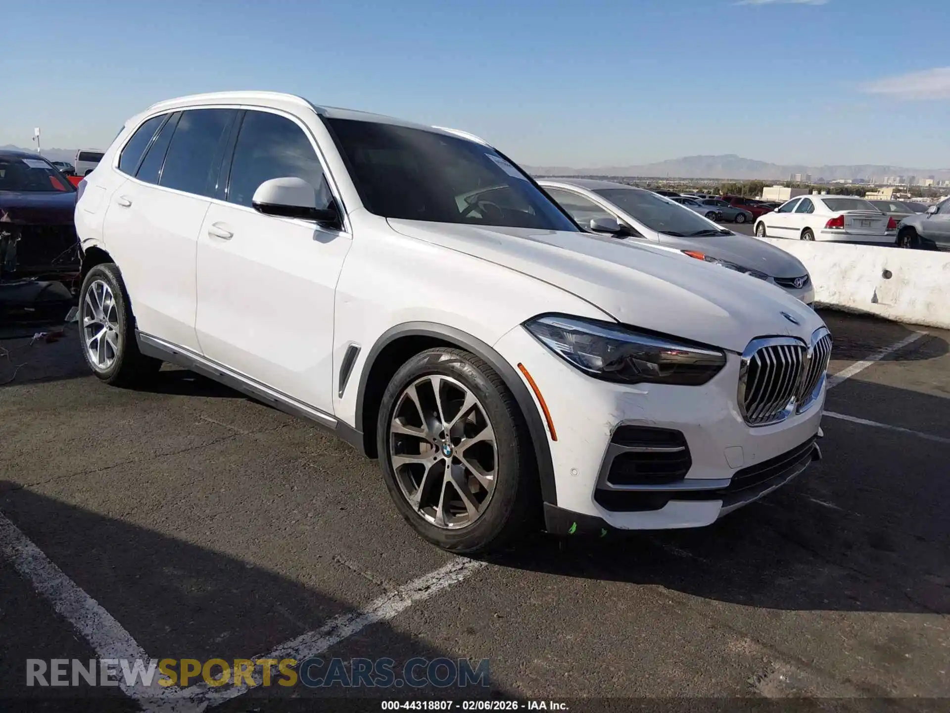 1 Photograph of a damaged car 5UXCR6C01P9R88847 BMW X5 2023