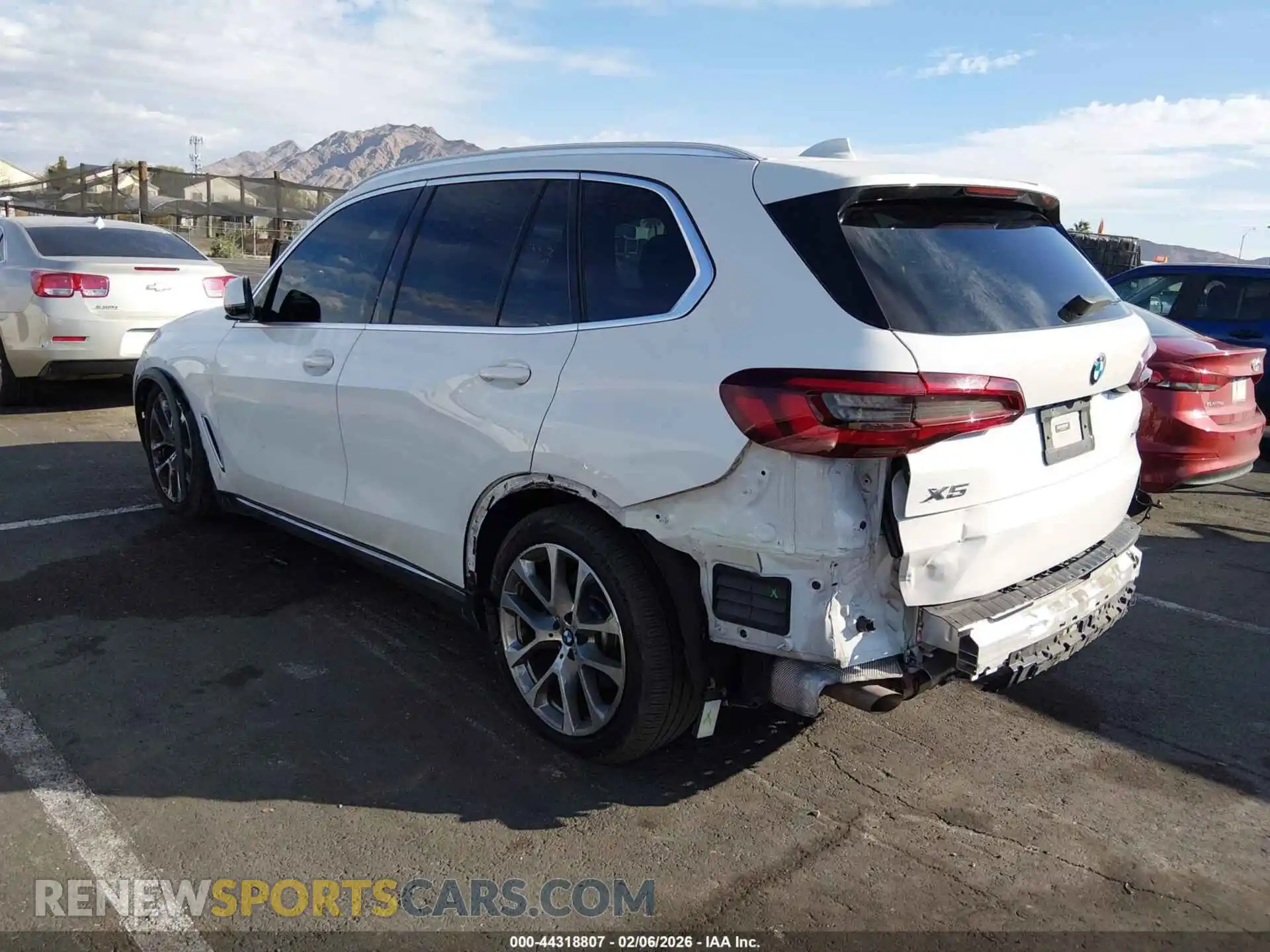 3 Photograph of a damaged car 5UXCR6C01P9R88847 BMW X5 2023