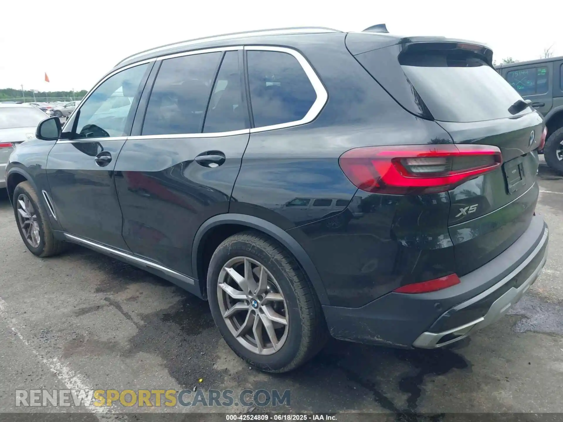3 Photograph of a damaged car 5UXCR6C01P9R93000 BMW X5 2023