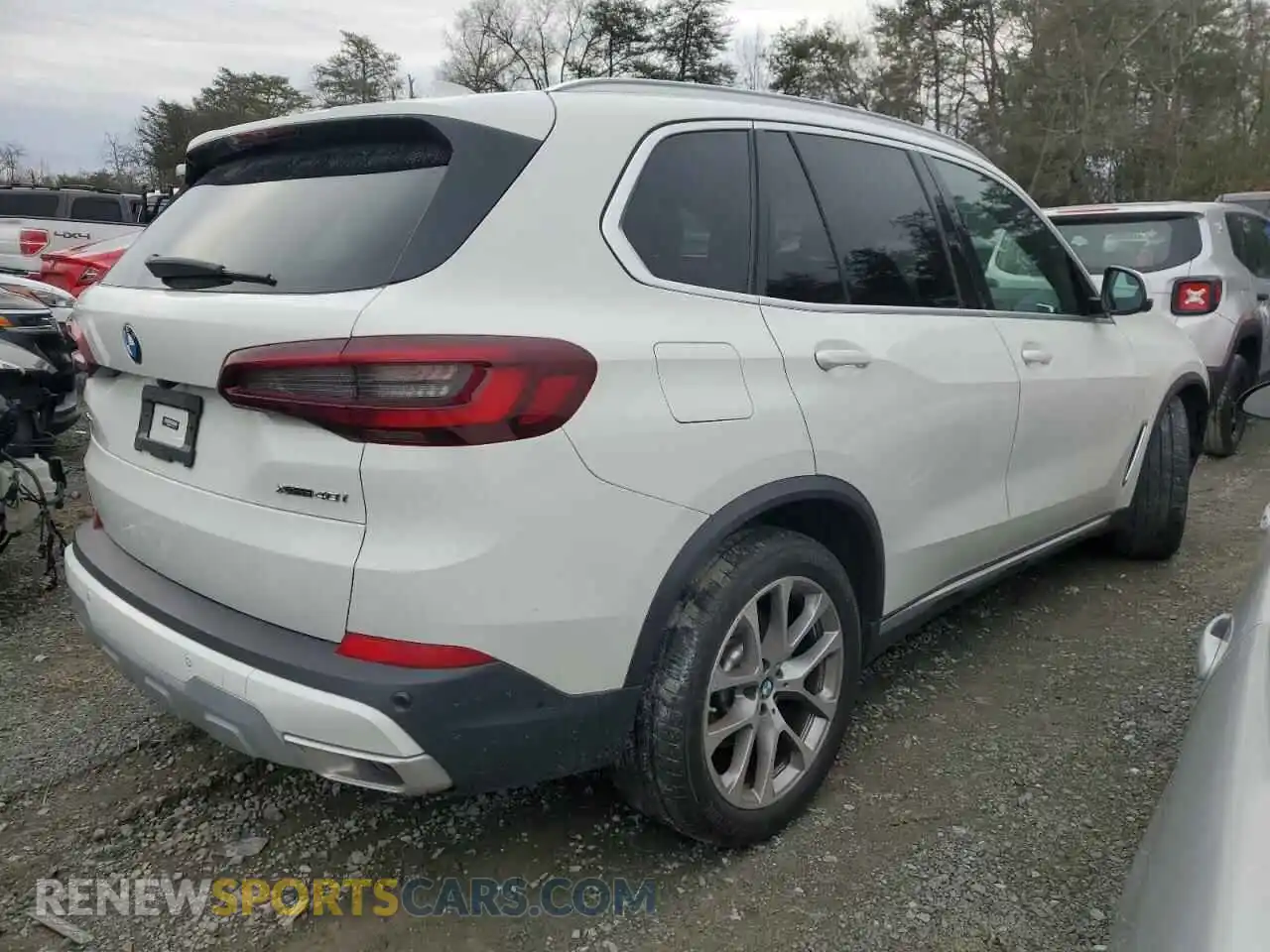 3 Photograph of a damaged car 5UXCR6C02P9P15190 BMW X5 2023