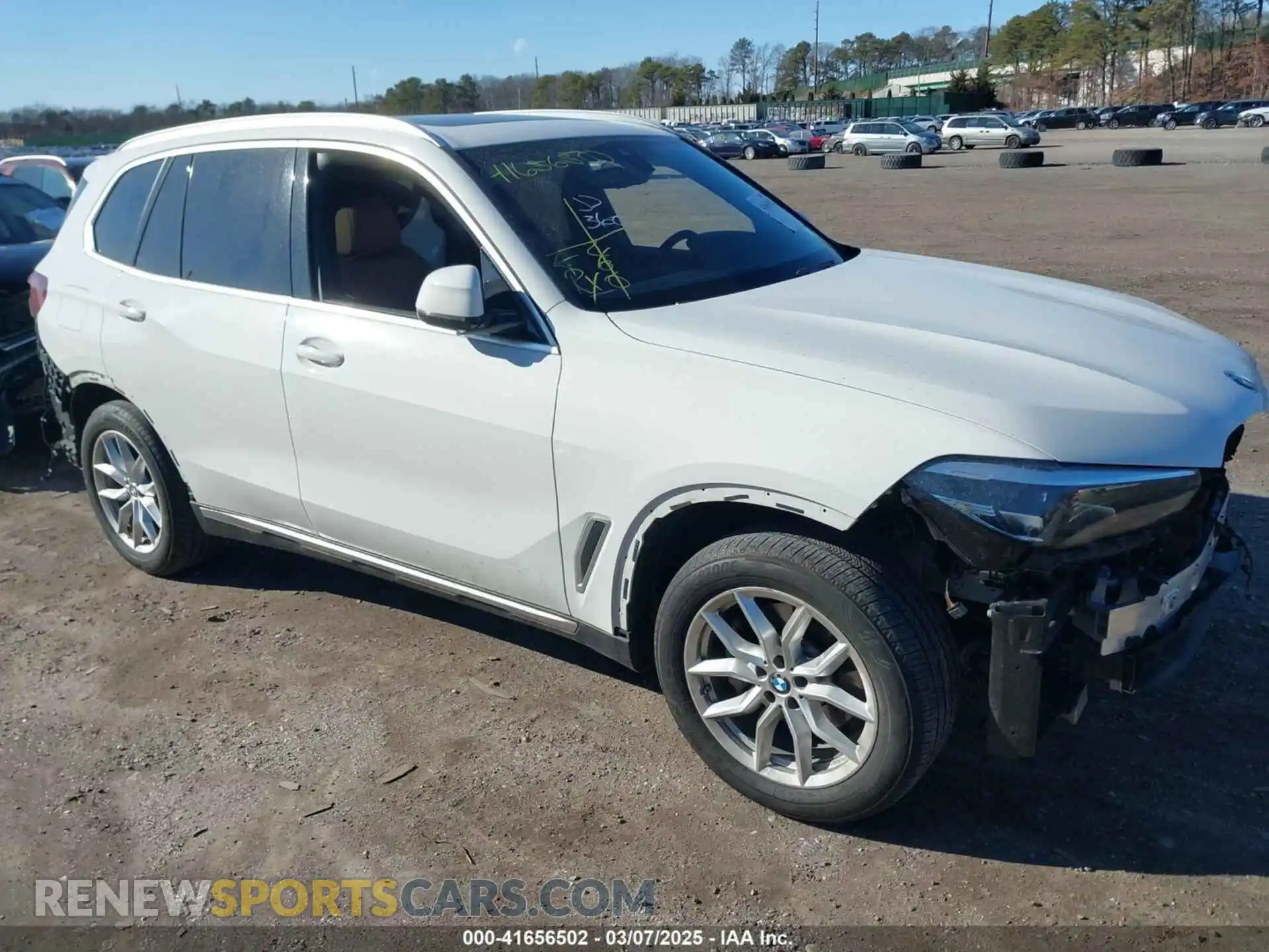 1 Photograph of a damaged car 5UXCR6C02P9P67919 BMW X5 2023