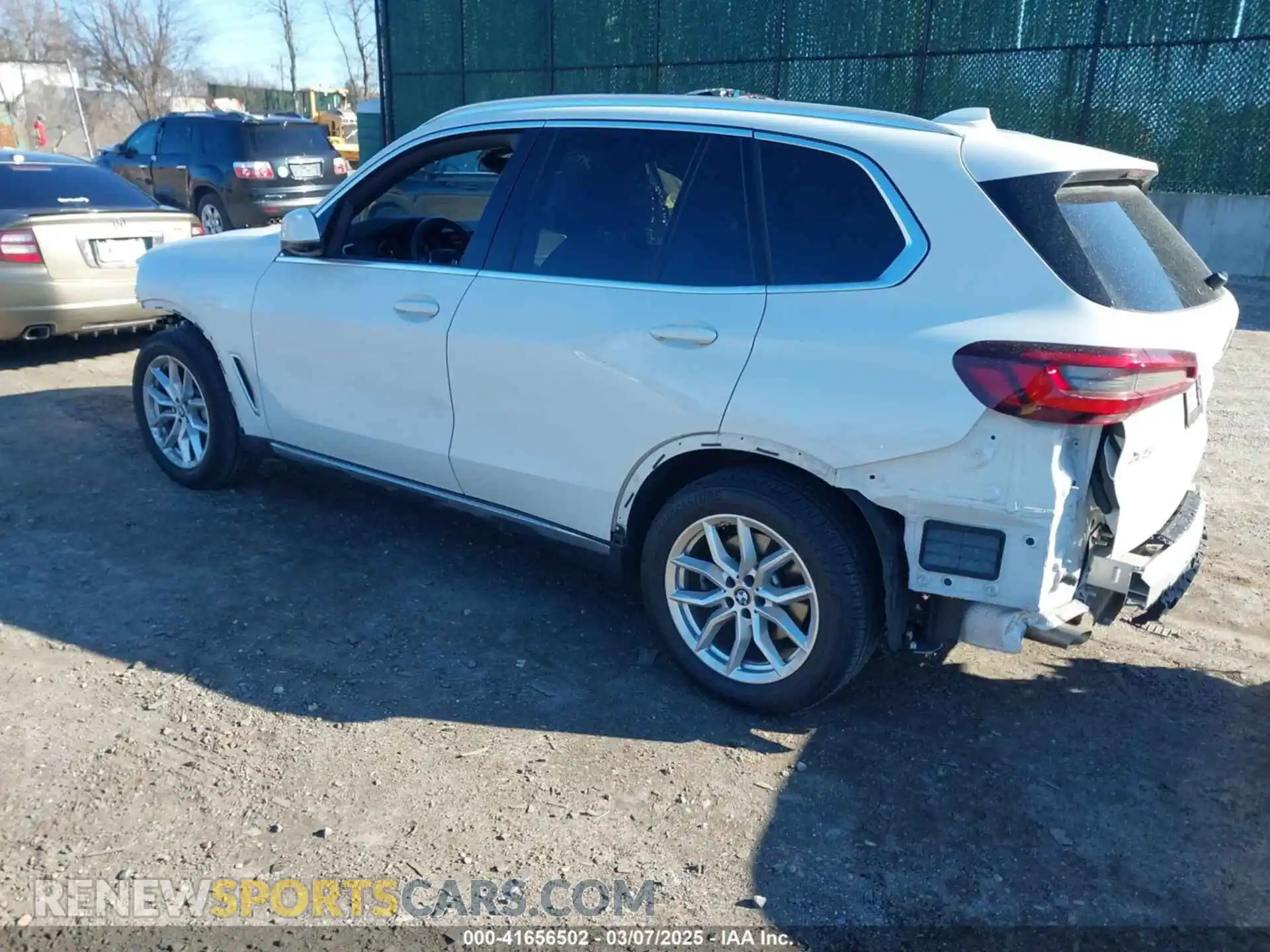 3 Photograph of a damaged car 5UXCR6C02P9P67919 BMW X5 2023