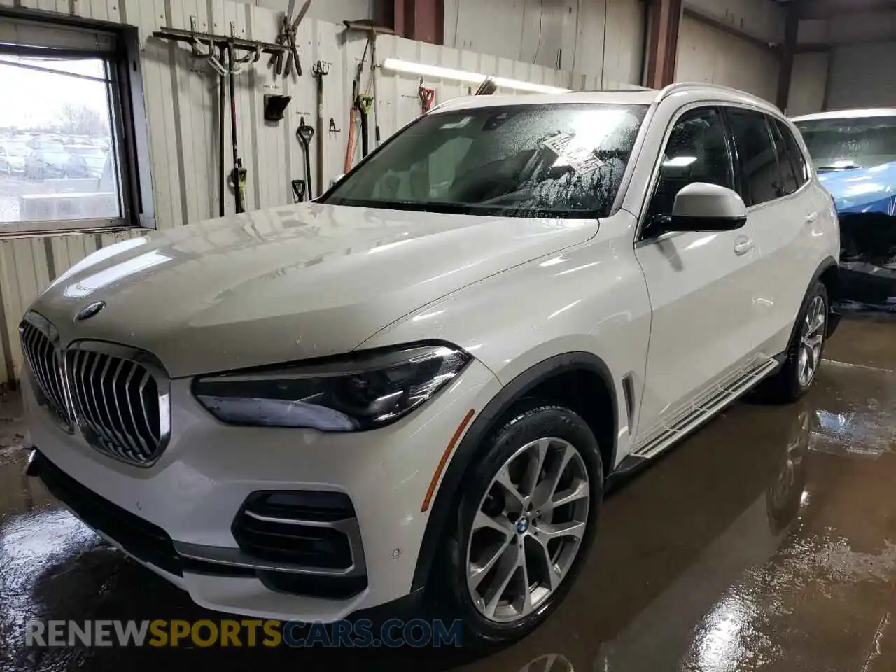 1 Photograph of a damaged car 5UXCR6C02P9P86924 BMW X5 2023