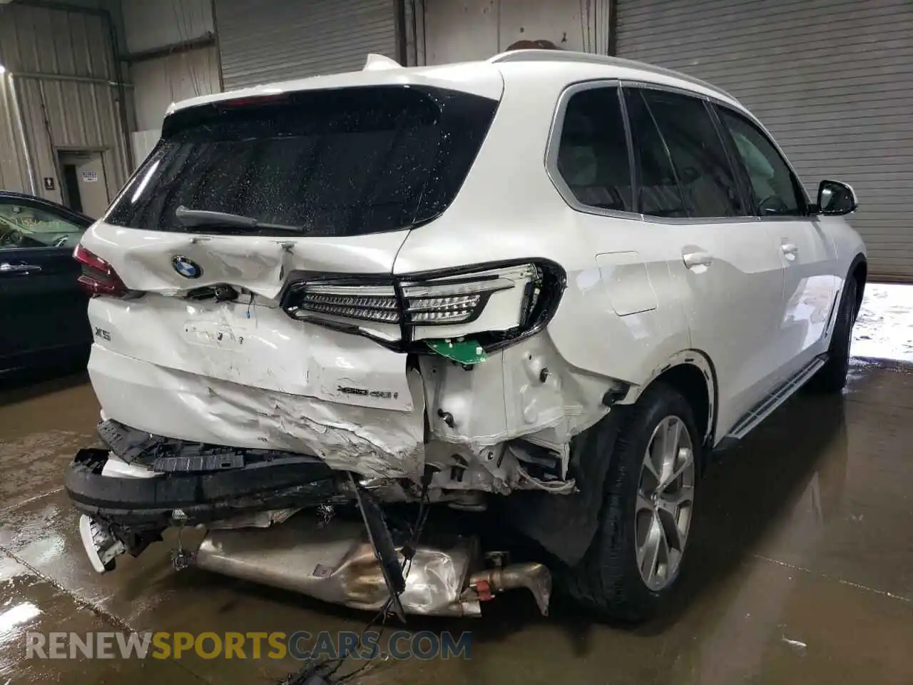 3 Photograph of a damaged car 5UXCR6C02P9P86924 BMW X5 2023