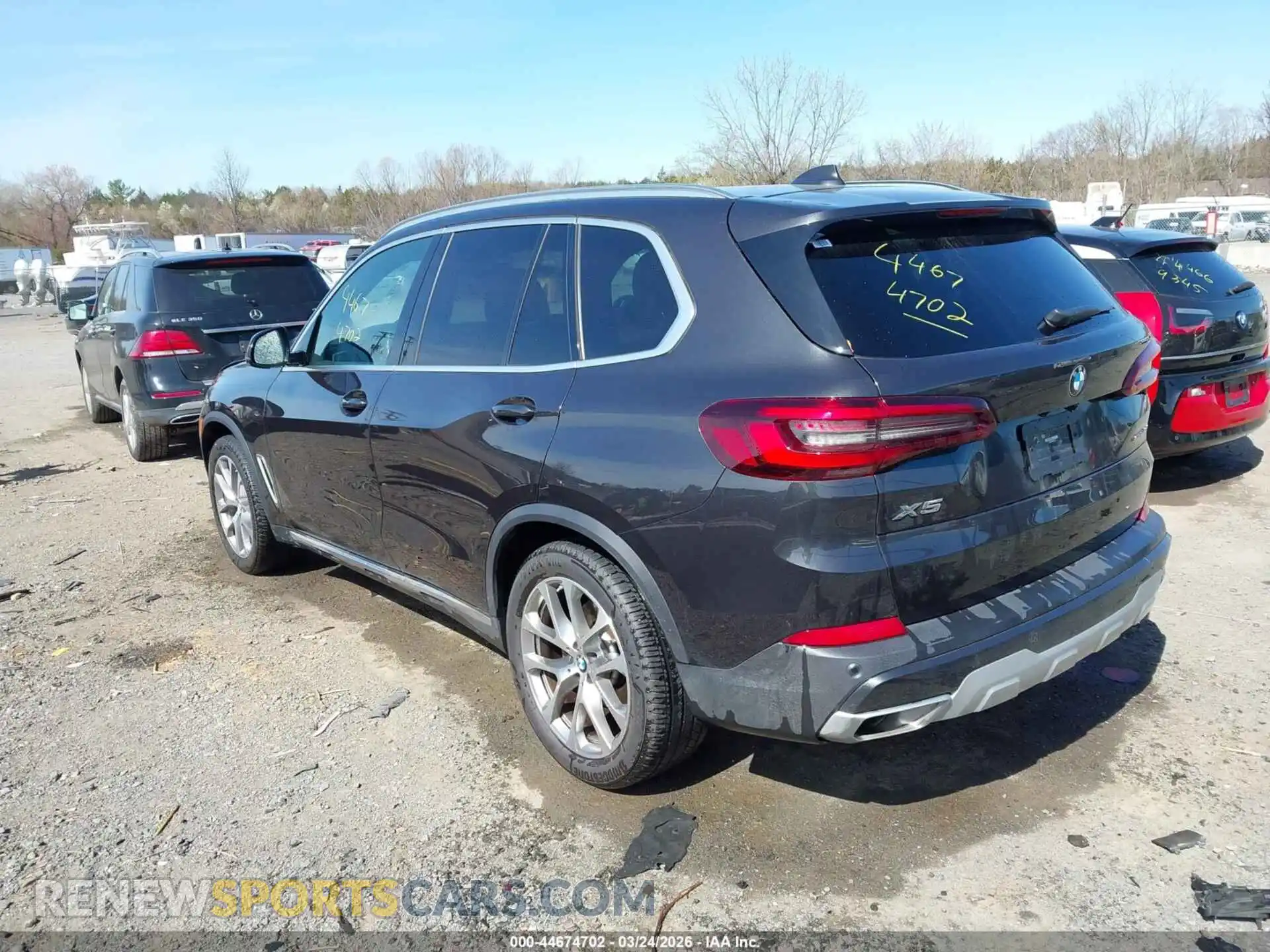 3 Photograph of a damaged car 5UXCR6C02P9R15891 BMW X5 2023