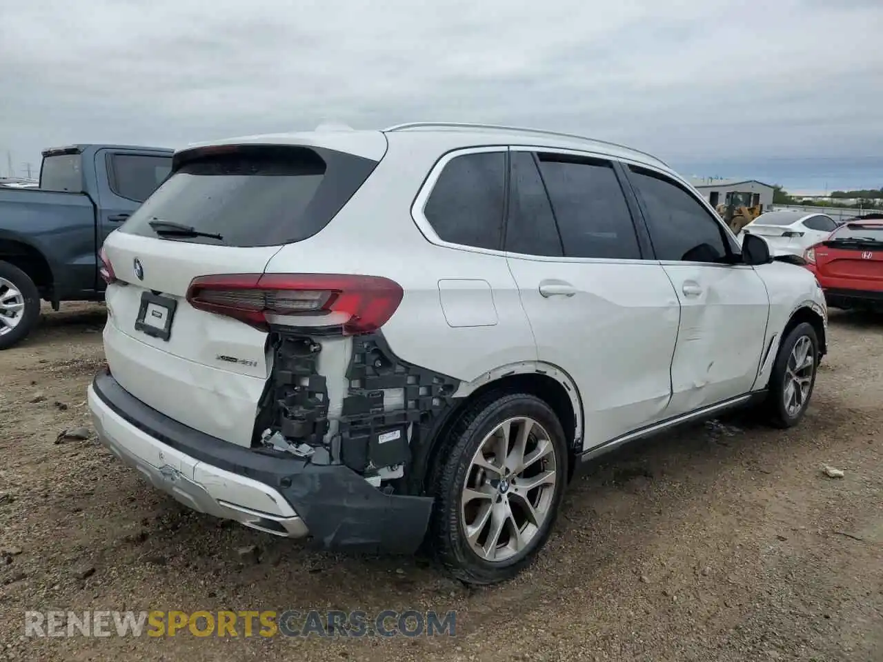3 Photograph of a damaged car 5UXCR6C03P9N87381 BMW X5 2023