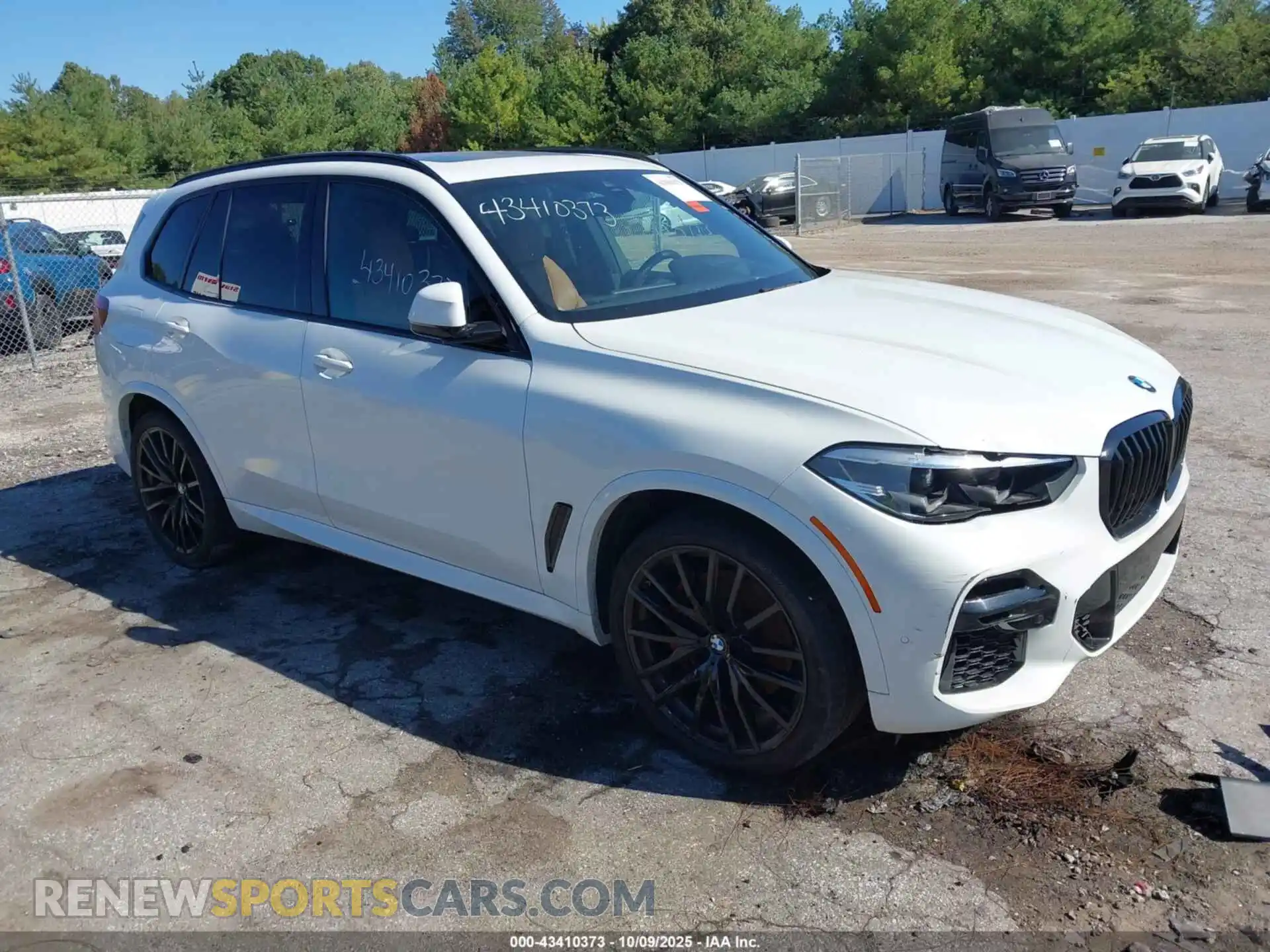1 Photograph of a damaged car 5UXCR6C03P9P88441 BMW X5 2023