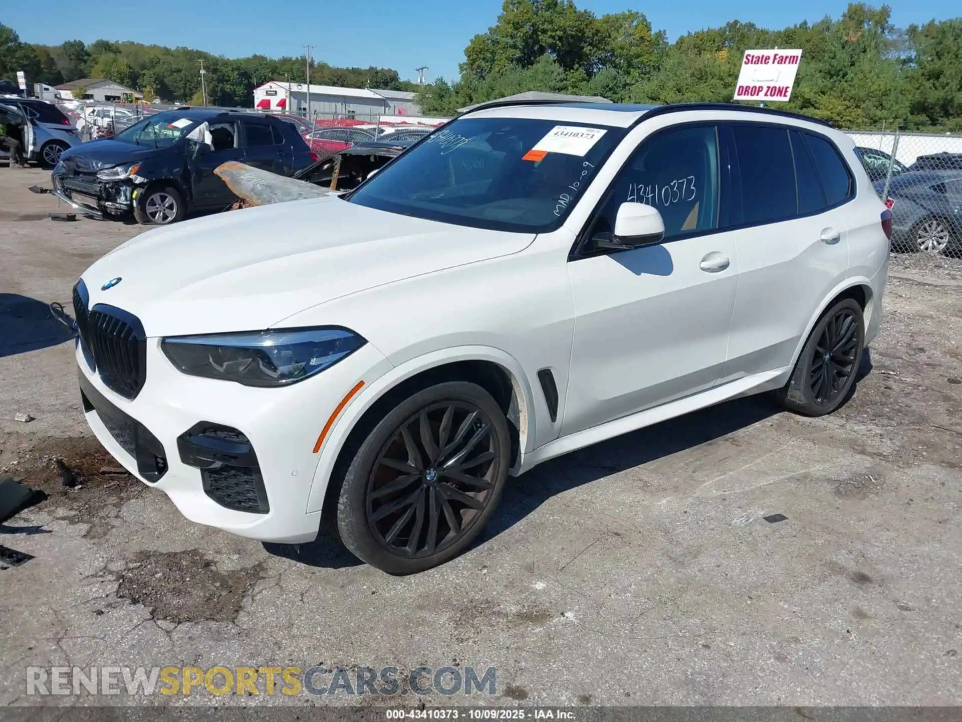 2 Photograph of a damaged car 5UXCR6C03P9P88441 BMW X5 2023