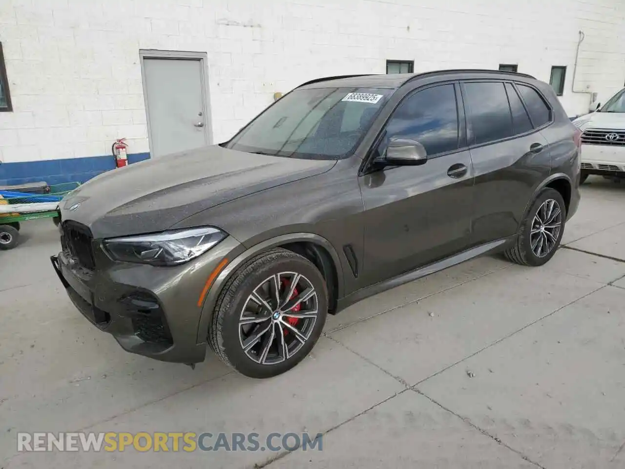 1 Photograph of a damaged car 5UXCR6C03P9R71970 BMW X5 2023