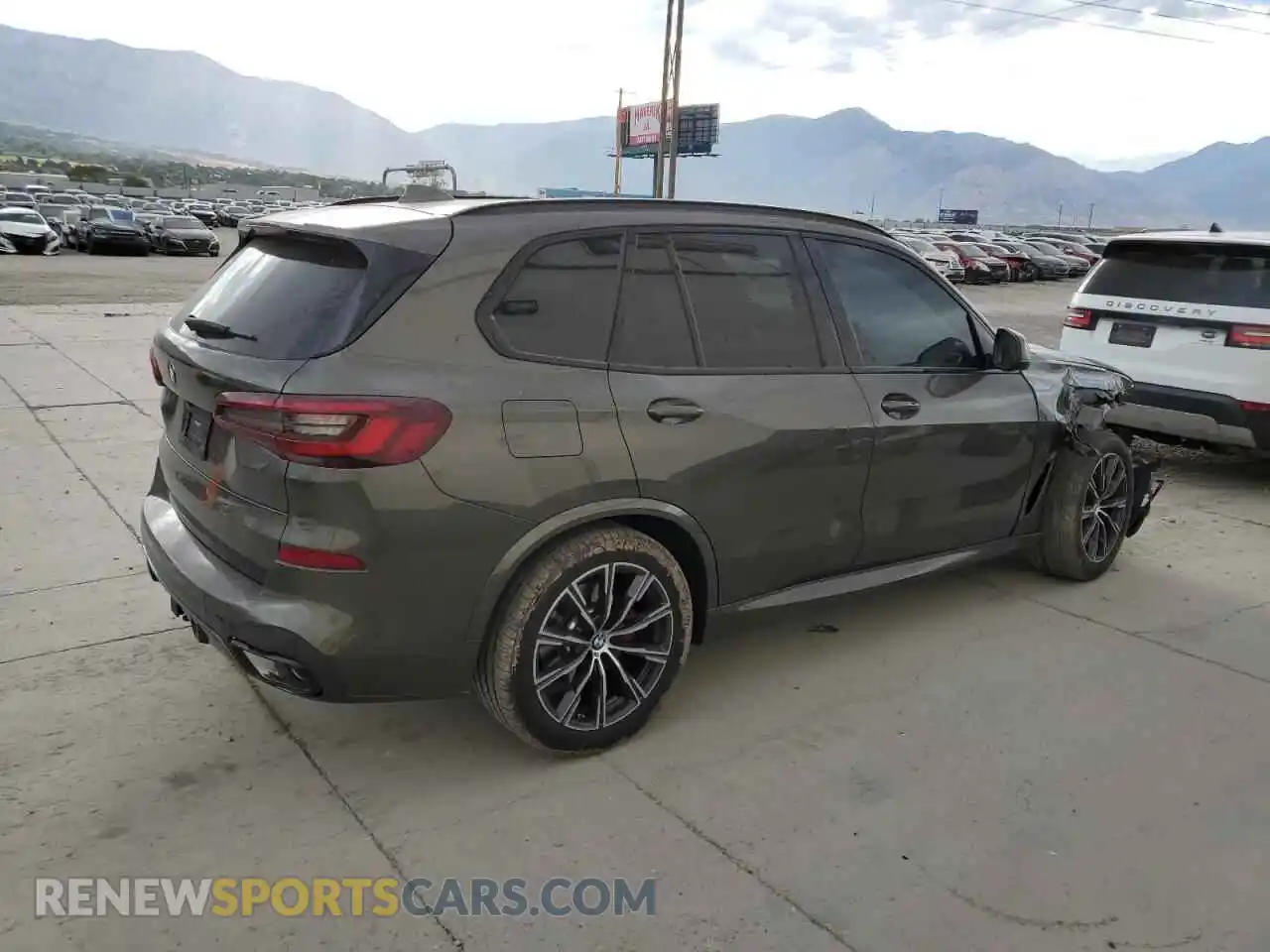 3 Photograph of a damaged car 5UXCR6C03P9R71970 BMW X5 2023