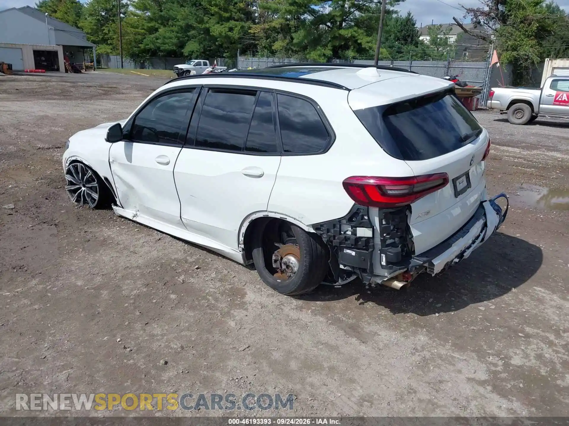 3 Photograph of a damaged car 5UXCR6C04P9P41113 BMW X5 2023