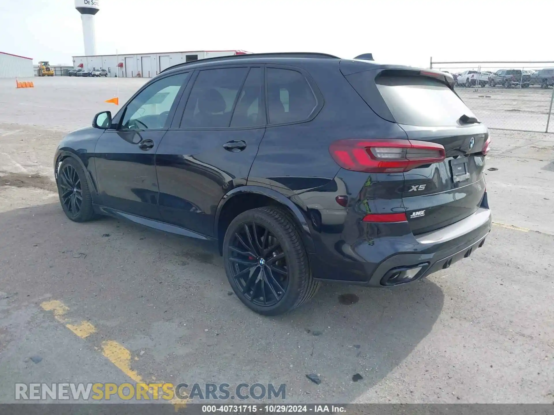 3 Photograph of a damaged car 5UXCR6C04P9P55593 BMW X5 2023