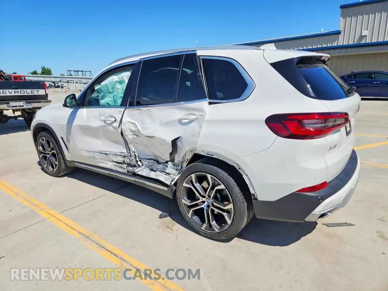 2 fotografías del automóvil dañado 5UXCR6C04P9P64925 BMW X5 2023