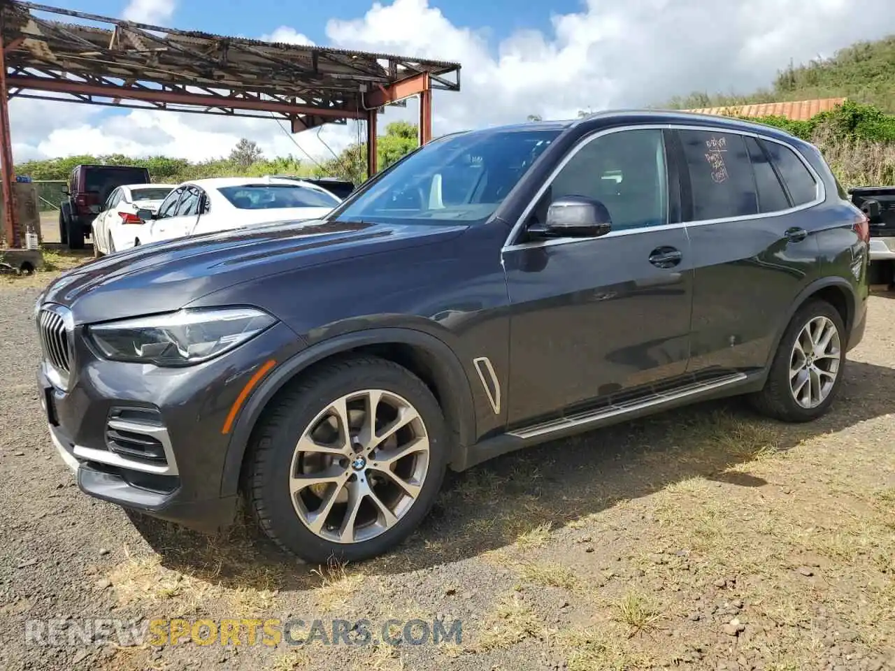 1 Photograph of a damaged car 5UXCR6C05P9P19038 BMW X5 2023