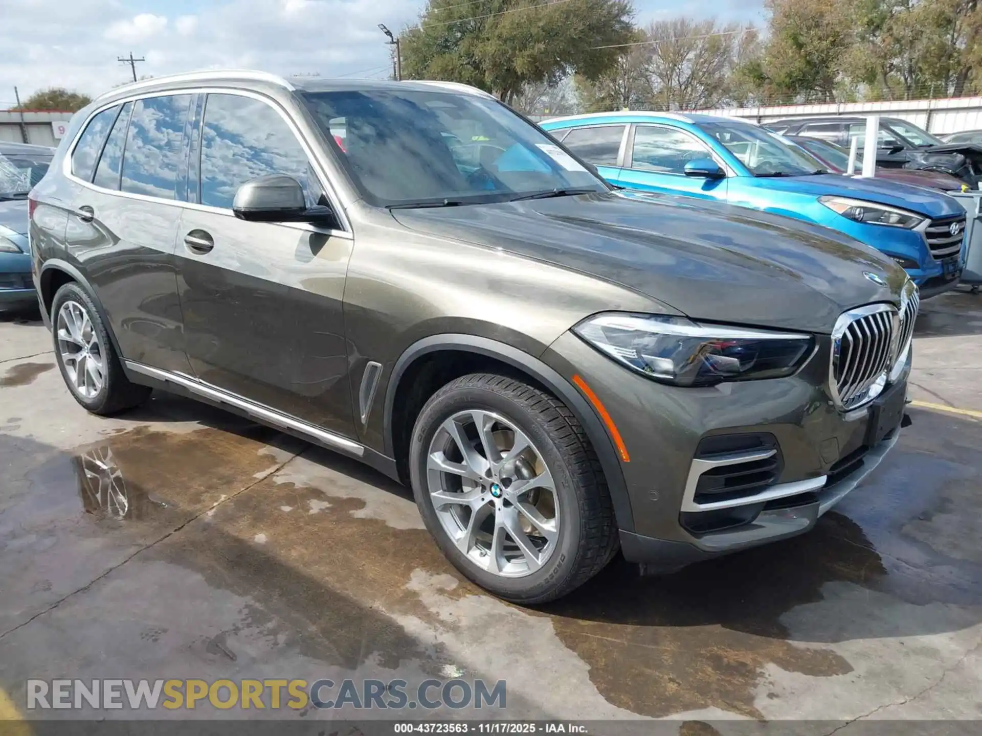 1 Photograph of a damaged car 5UXCR6C06P9N83079 BMW X5 2023