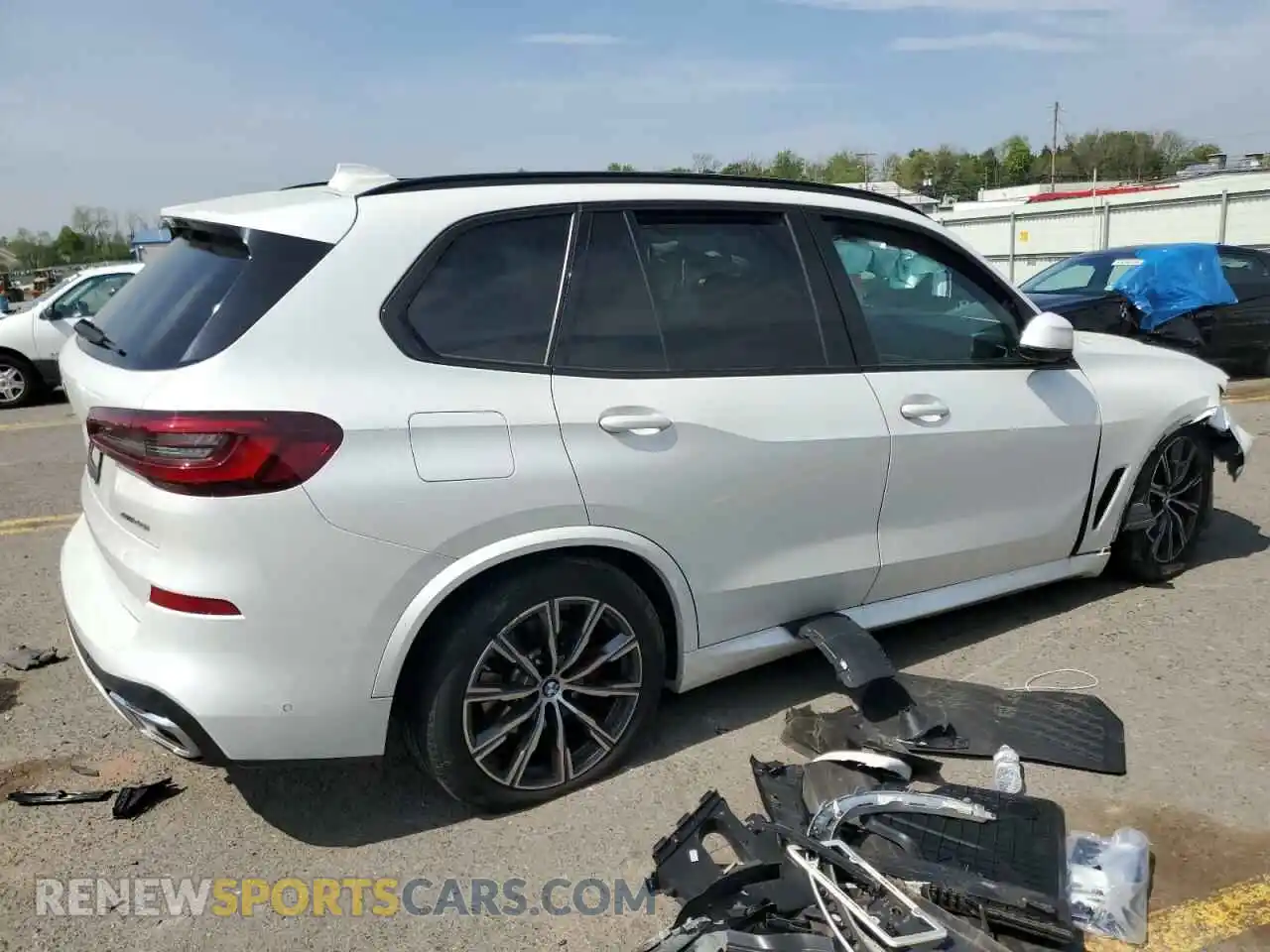 3 Photograph of a damaged car 5UXCR6C07P9N69627 BMW X5 2023