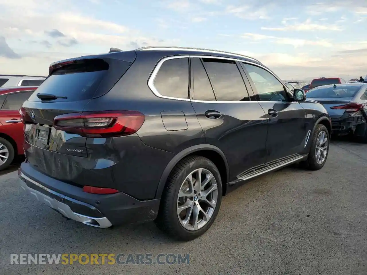 3 Photograph of a damaged car 5UXCR6C07P9N94723 BMW X5 2023