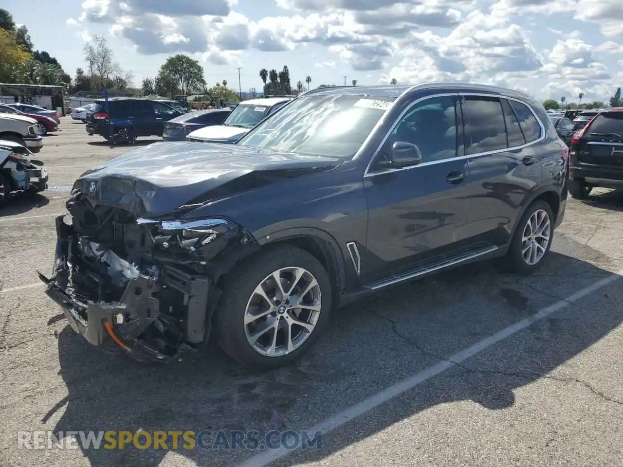 1 Photograph of a damaged car 5UXCR6C07P9P81508 BMW X5 2023