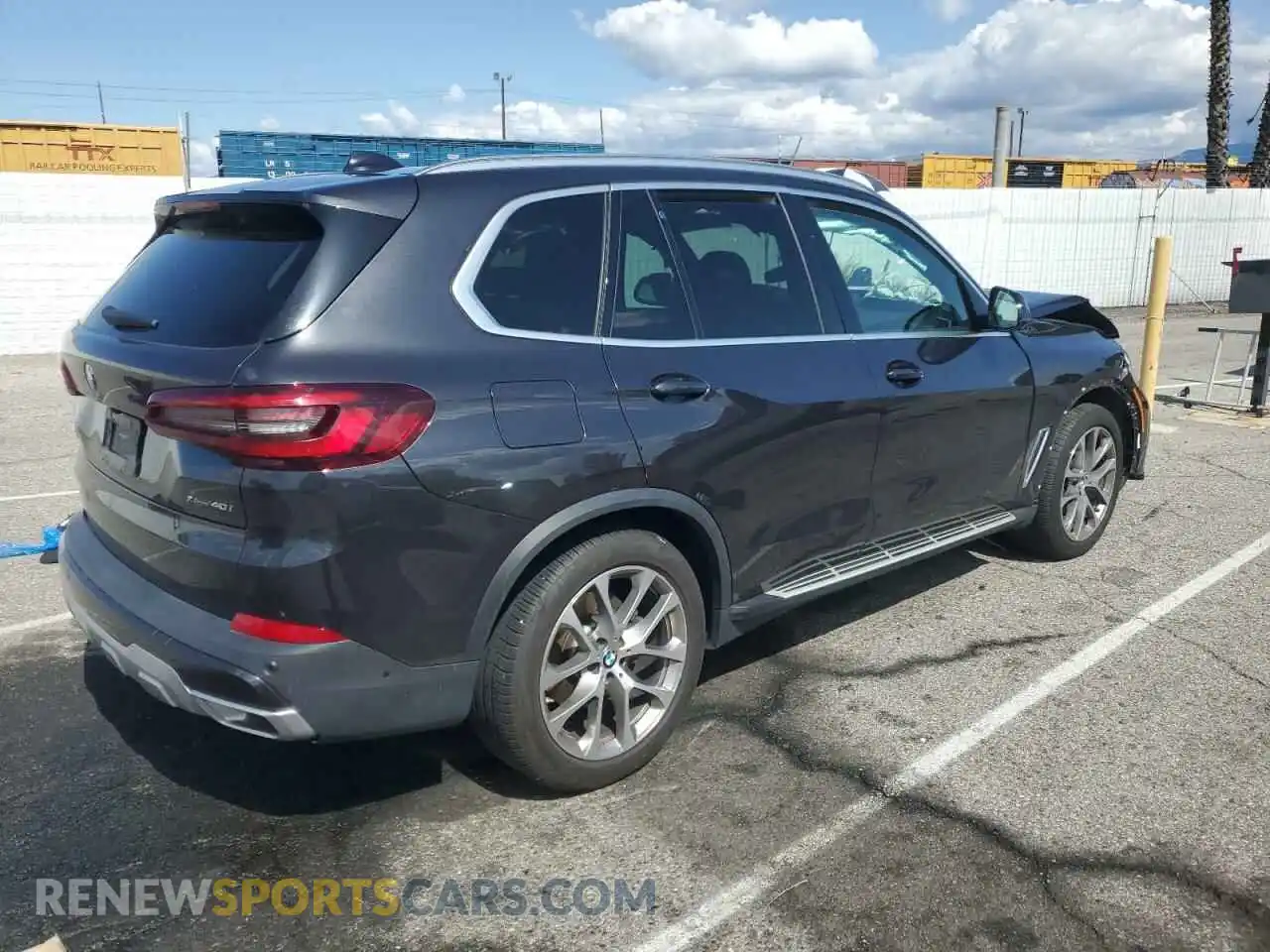 3 Photograph of a damaged car 5UXCR6C07P9P81508 BMW X5 2023