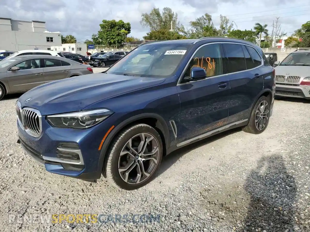 1 Photograph of a damaged car 5UXCR6C08P9P76723 BMW X5 2023