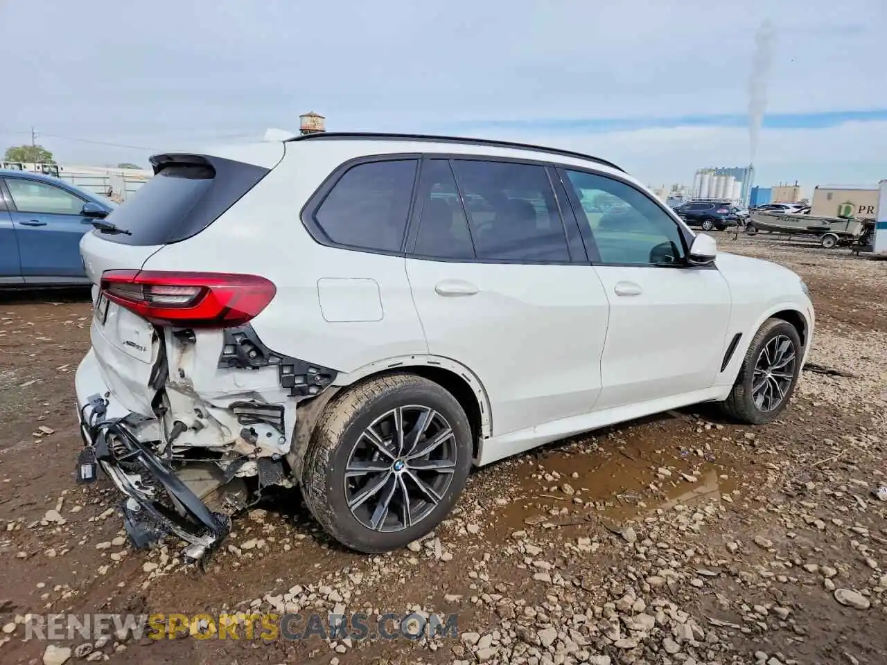3 Photograph of a damaged car 5UXCR6C08P9R35207 BMW X5 2023
